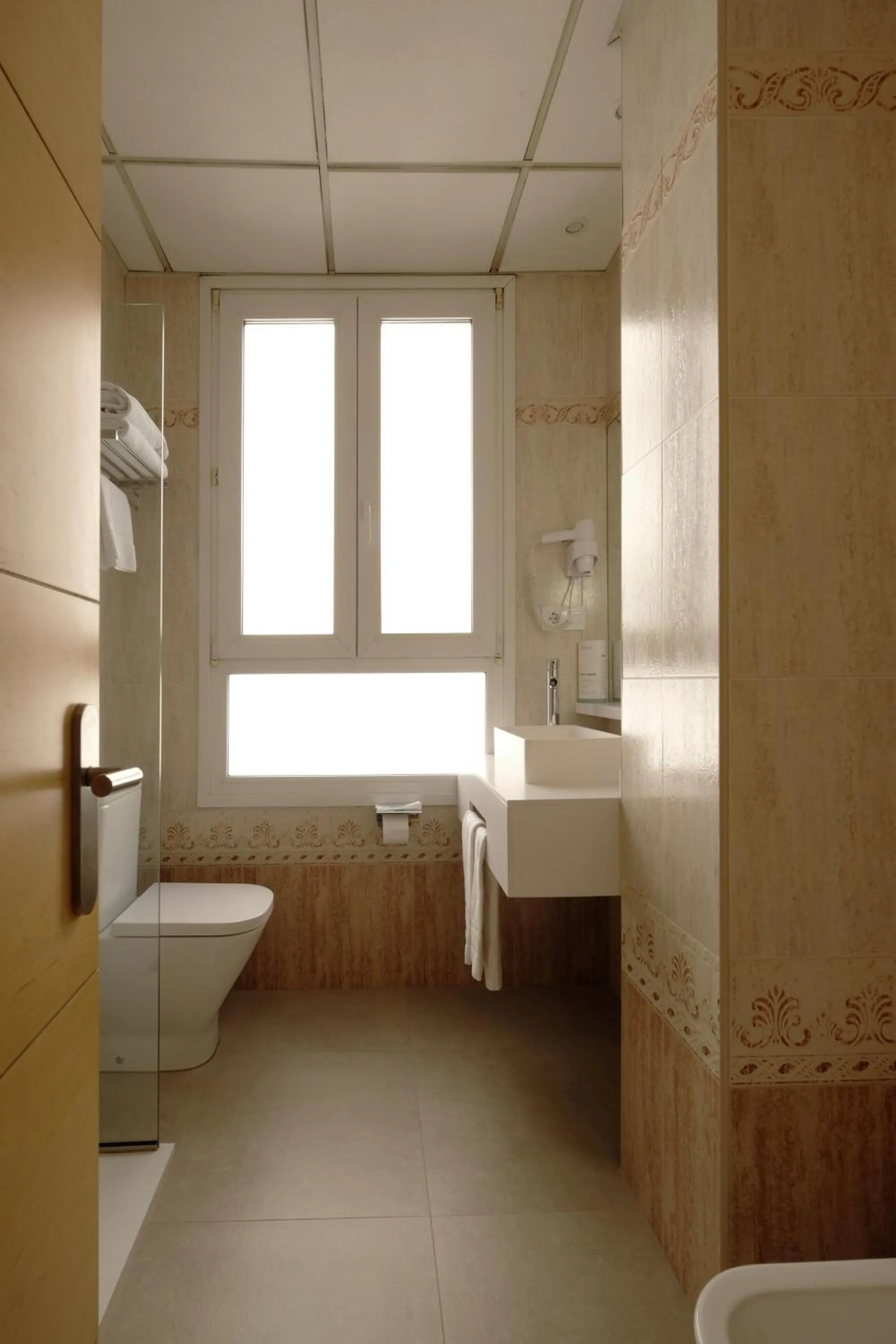 Bathroom in Hotel Mediterraneo Valencia