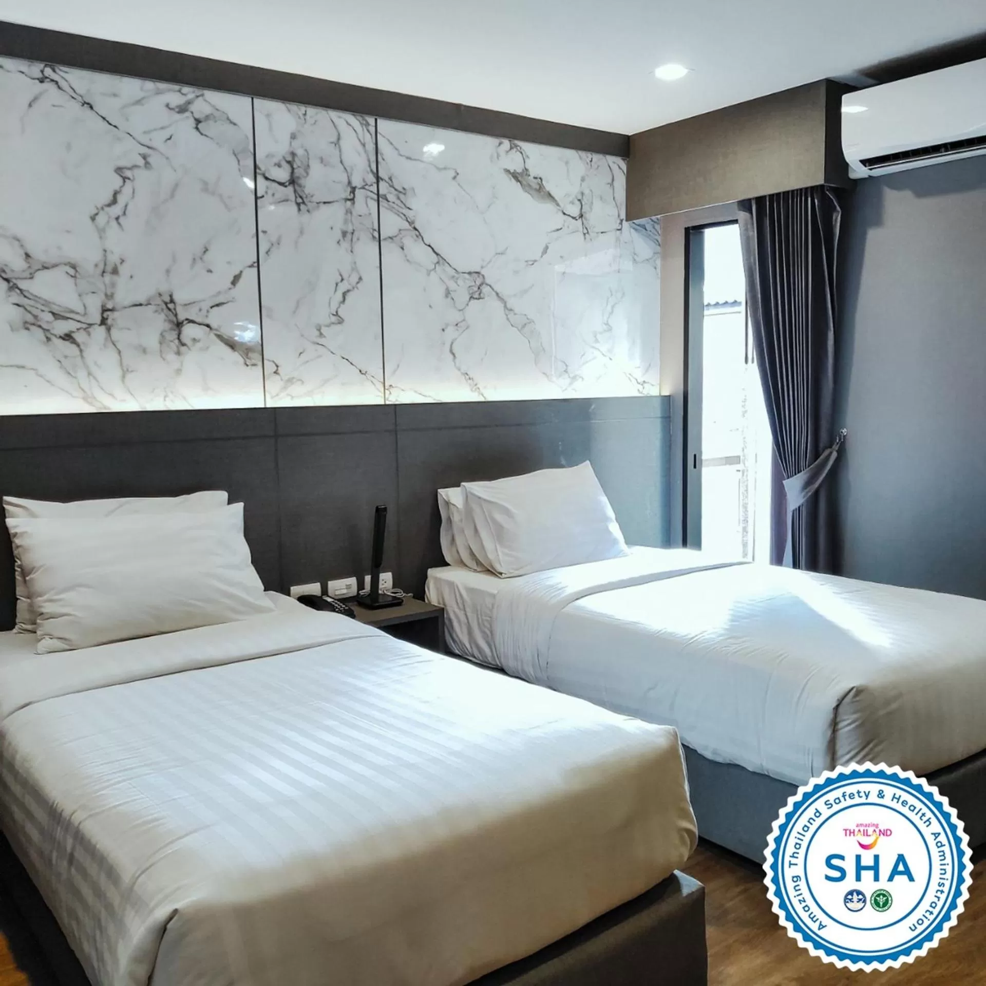 Bedroom in Hyde Park Hotel Bangkok