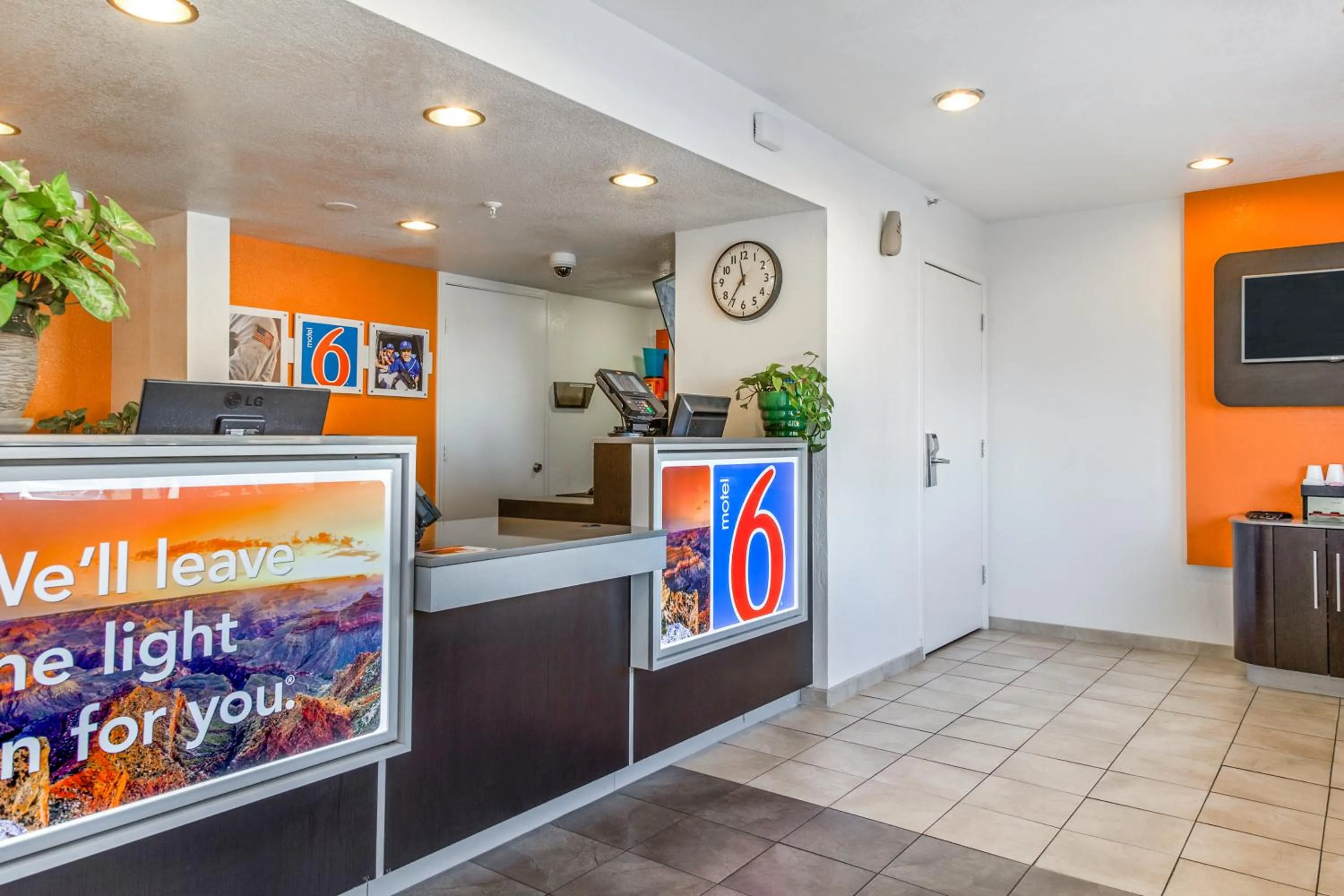 Lobby or reception in Motel 6-Phoenix, AZ - West