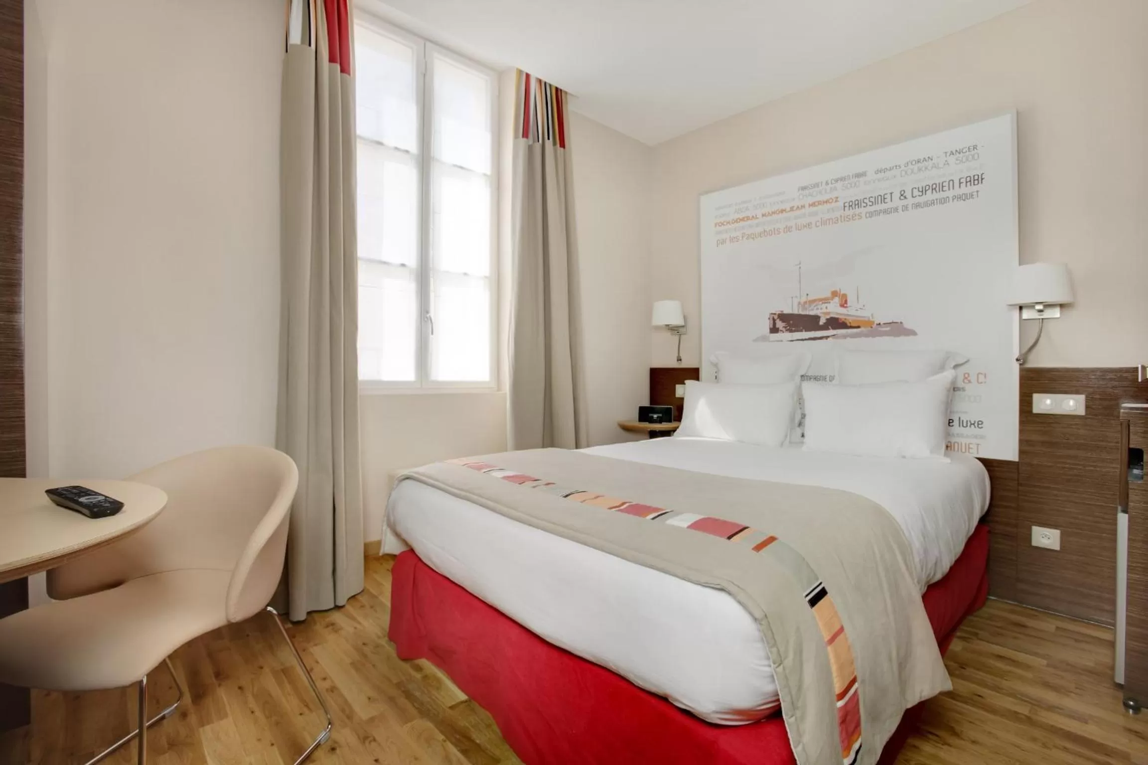 Photo of the whole room, Bed in Best Western Plus Hôtel La Joliette