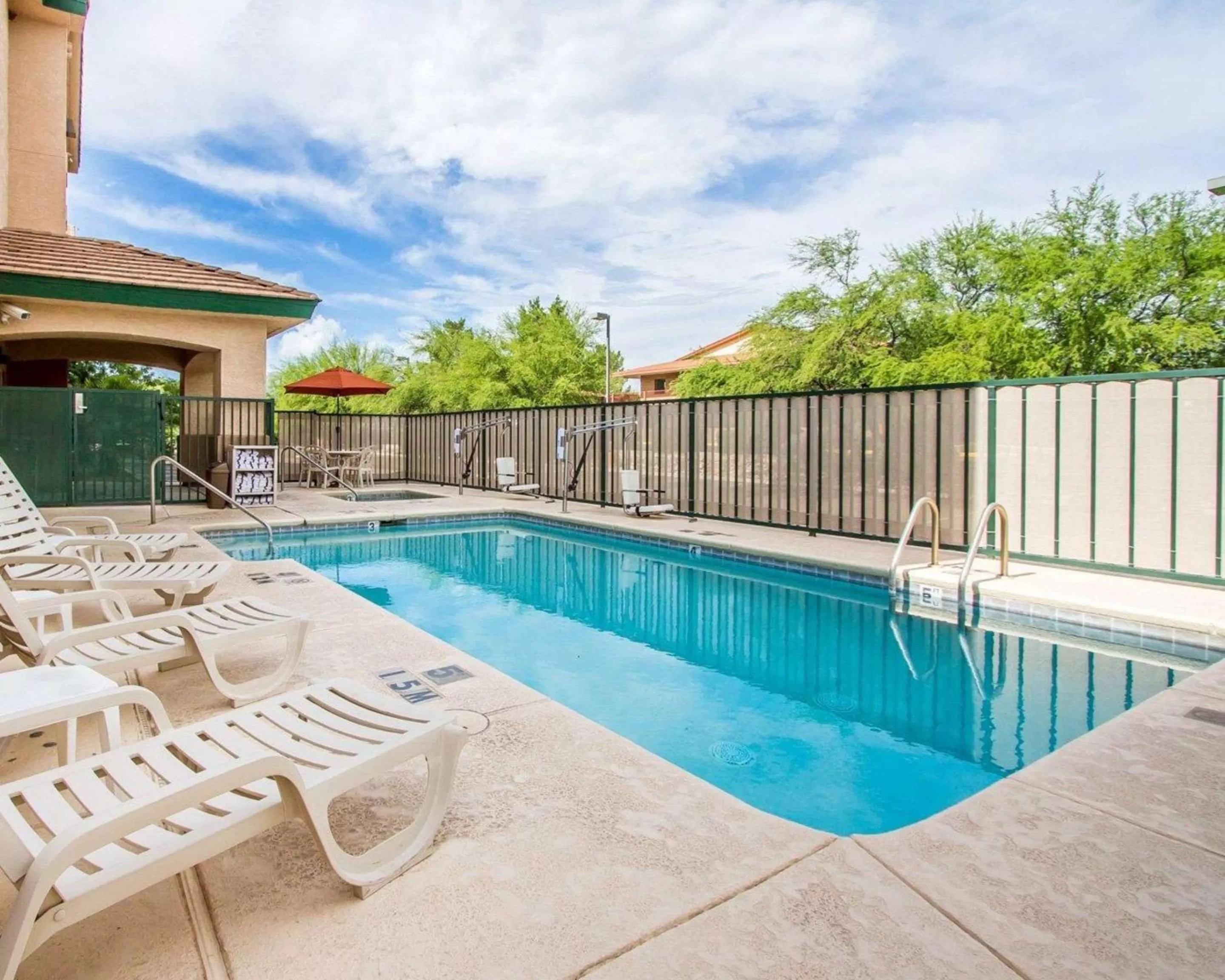 Swimming pool in Comfort Inn & Suites Sierra Vista near Ft Huachuca
