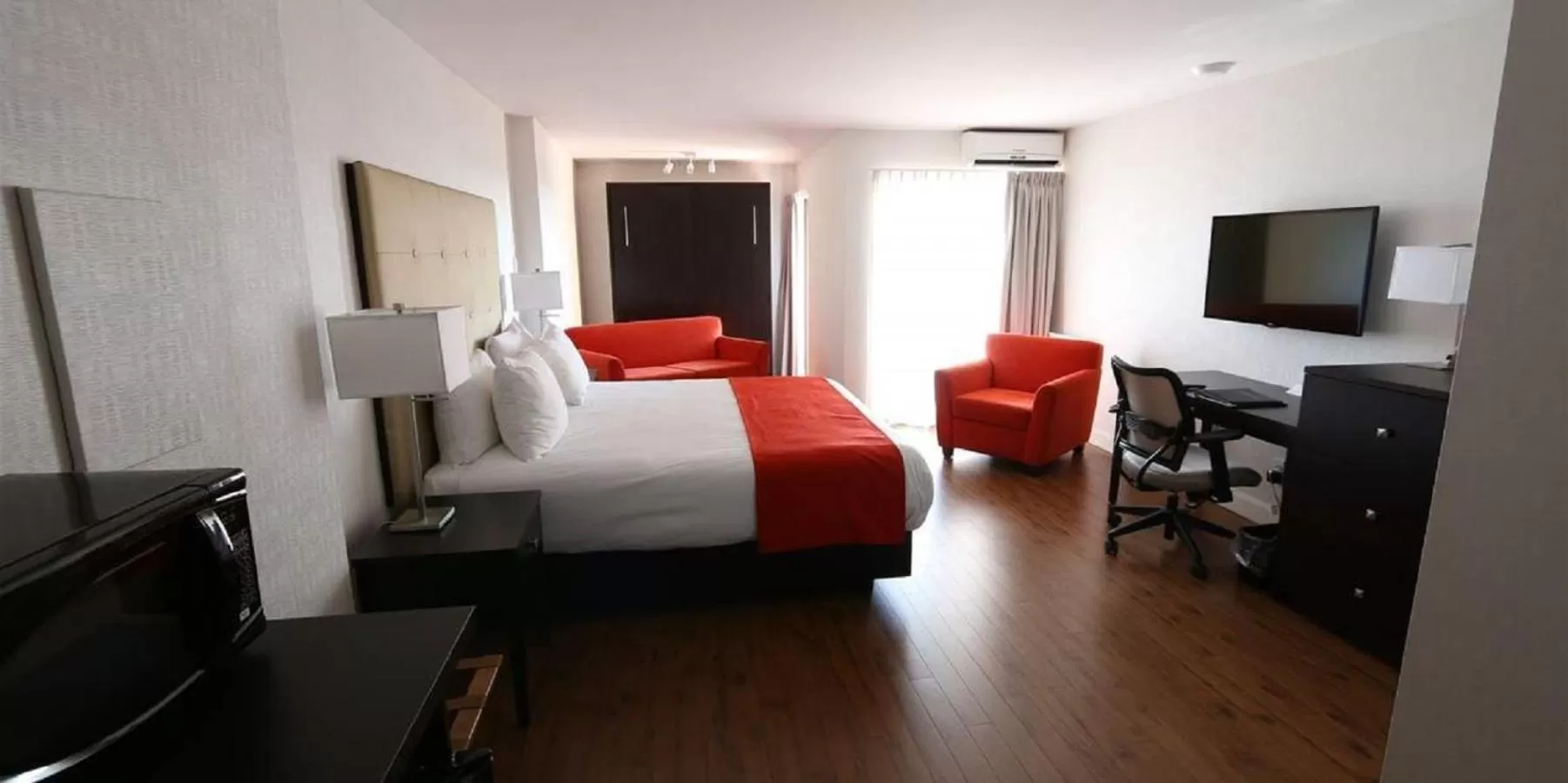 Photo of the whole room, Bed in Hotel Classique