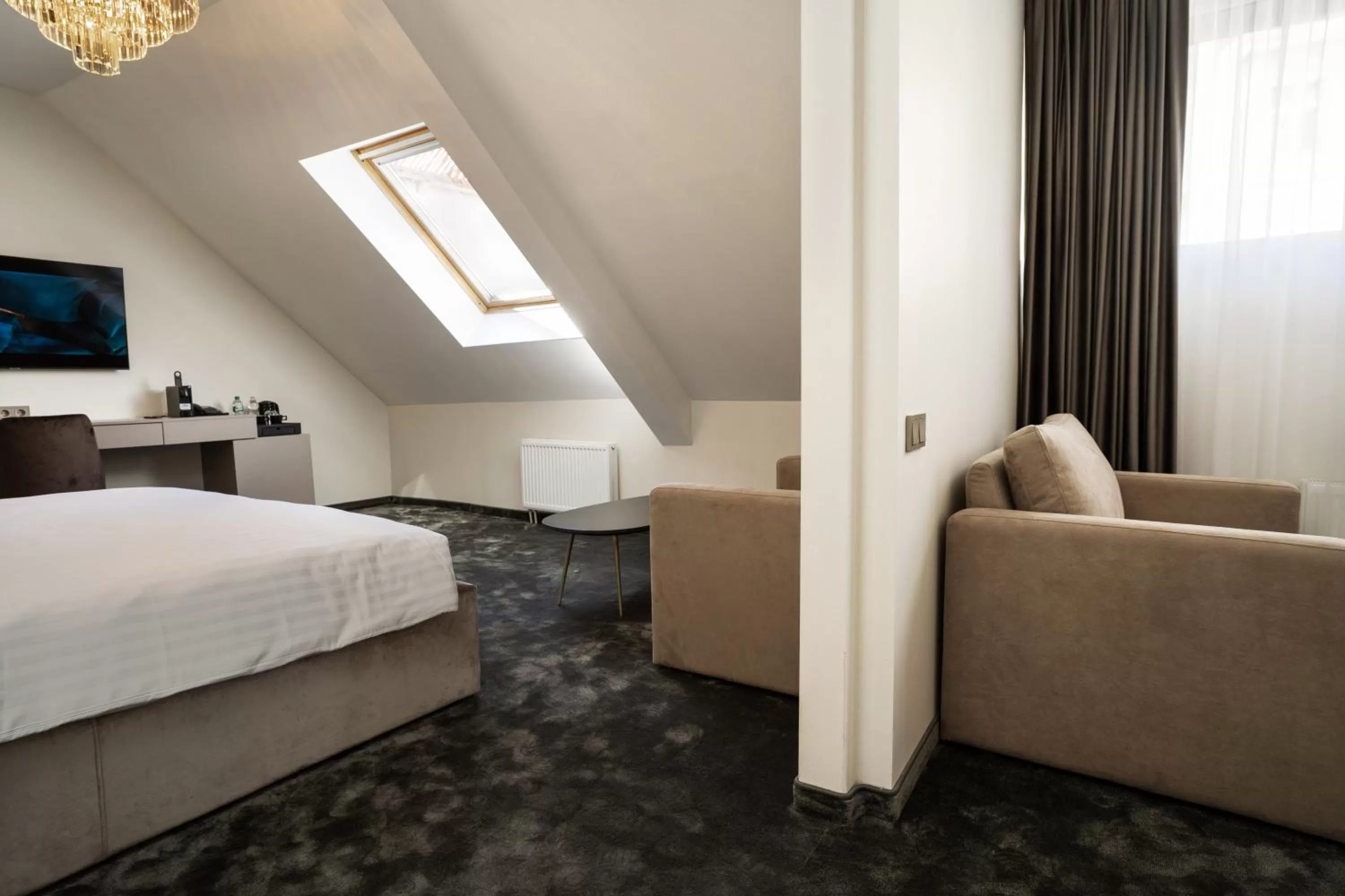 Photo of the whole room, Bed in St Palace Hotel