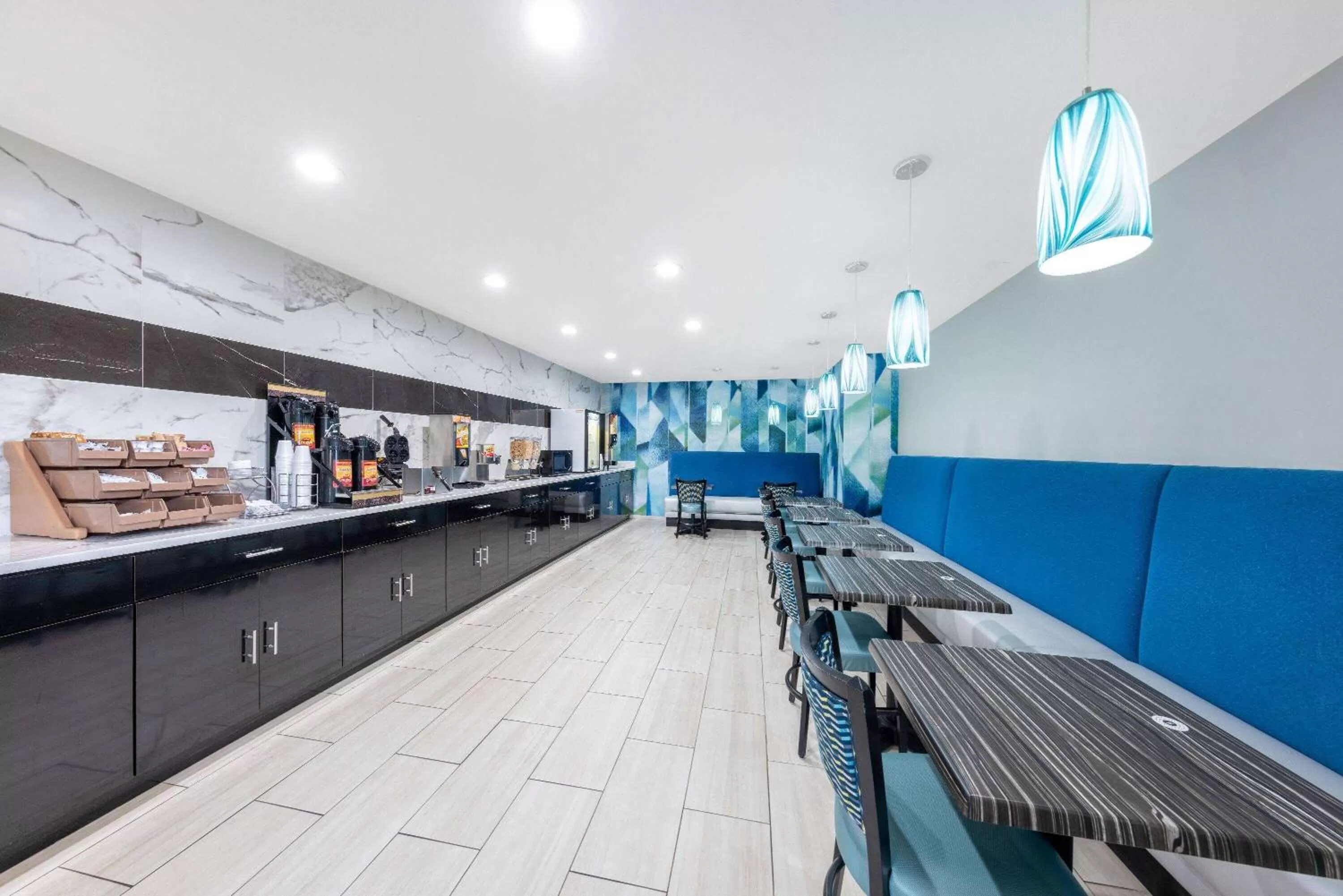 Breakfast in Days Inn by Wyndham Springville