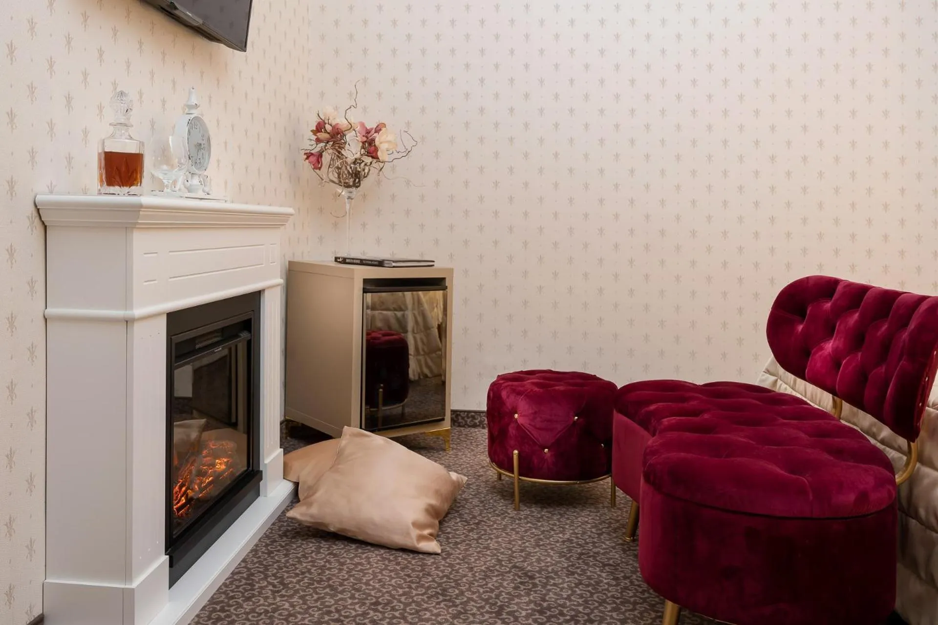 TV and multimedia in Albergo Rossini 1936 Small & Charming