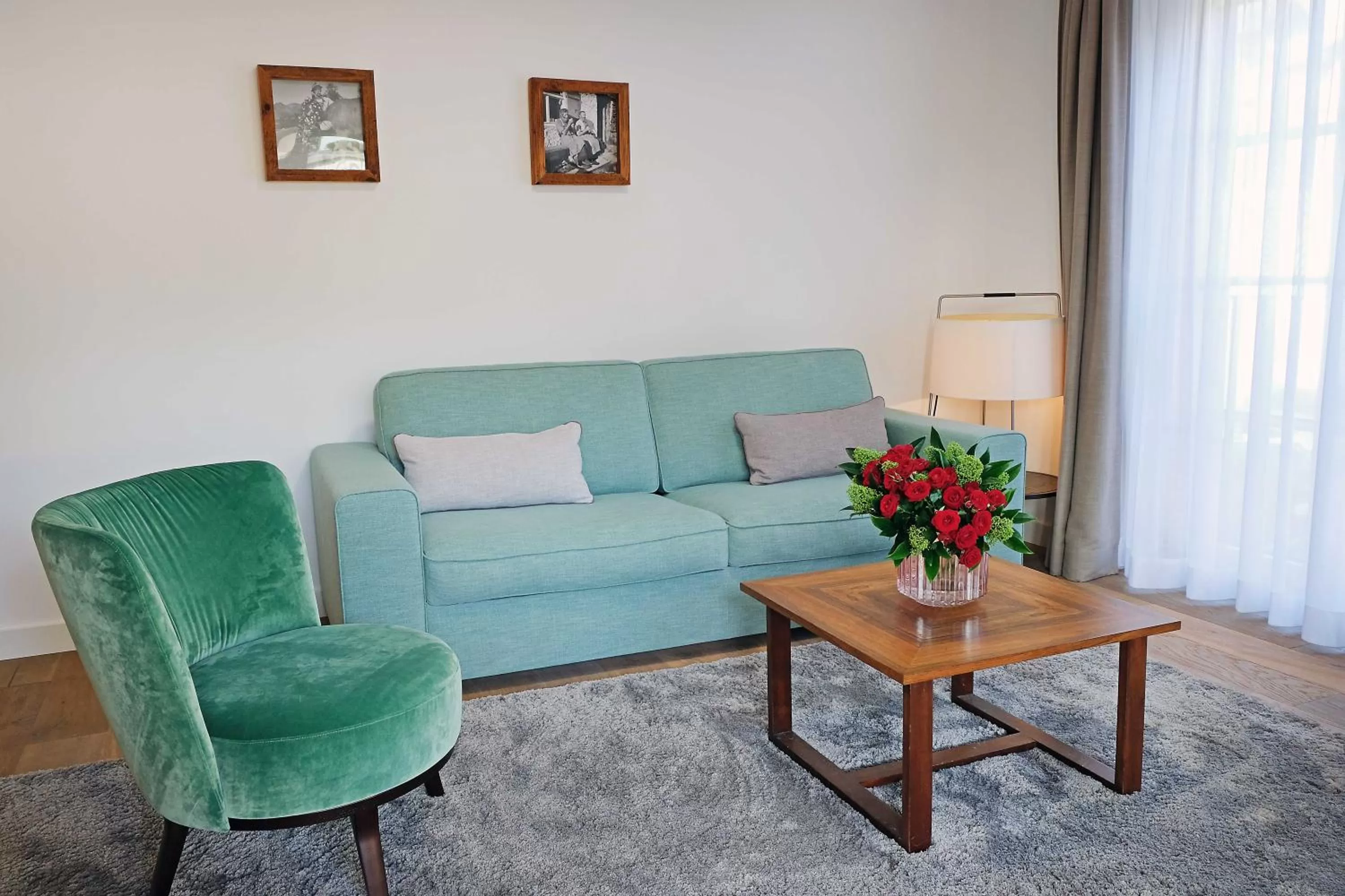 Seating area in Hotel Bayerischer Hof