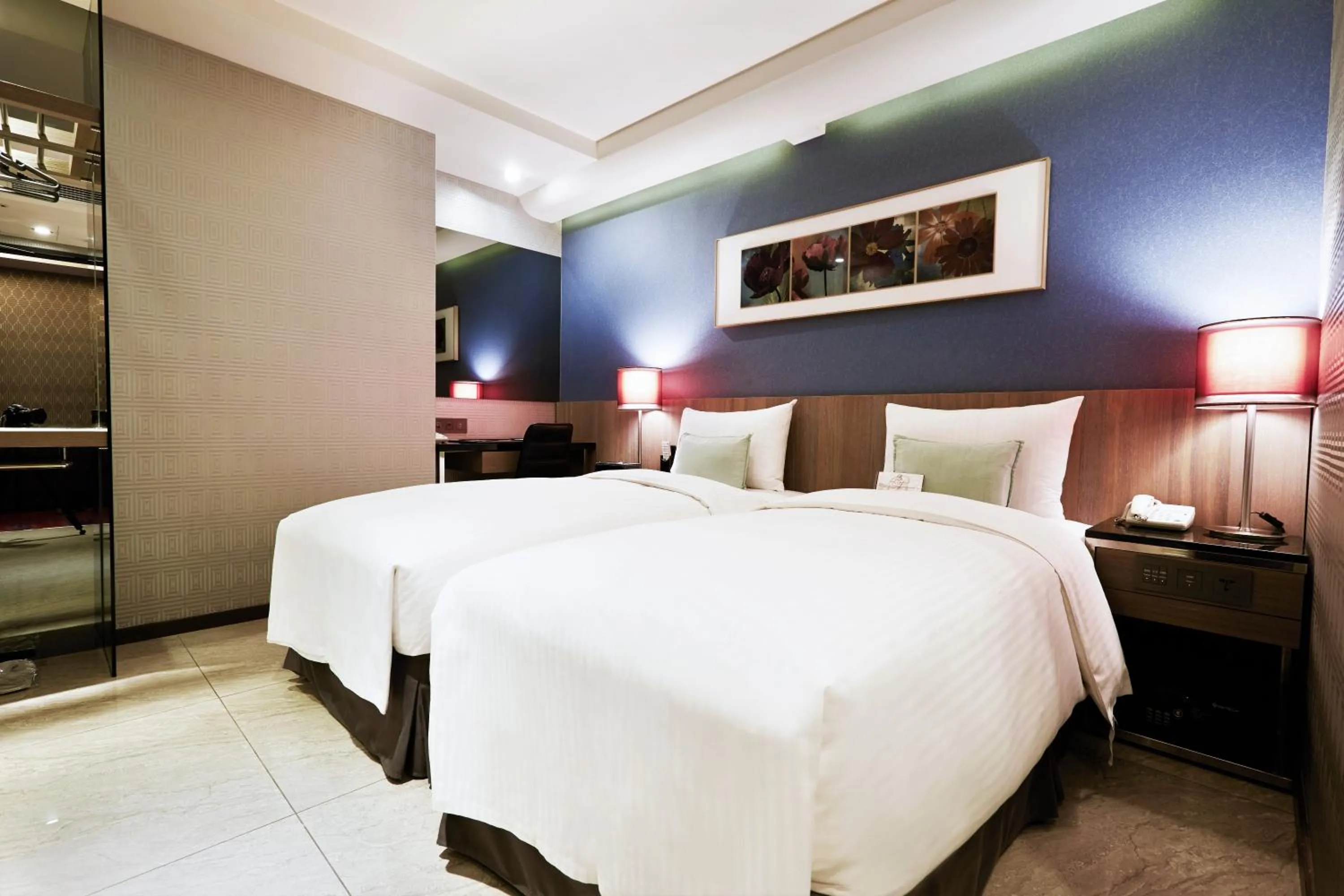 Bedroom, Bed in Beauty Hotels Taipei - Hotel Bfun