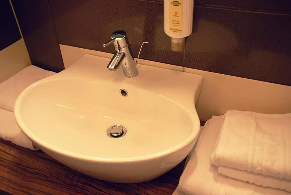 Bathroom in Hotel Opara