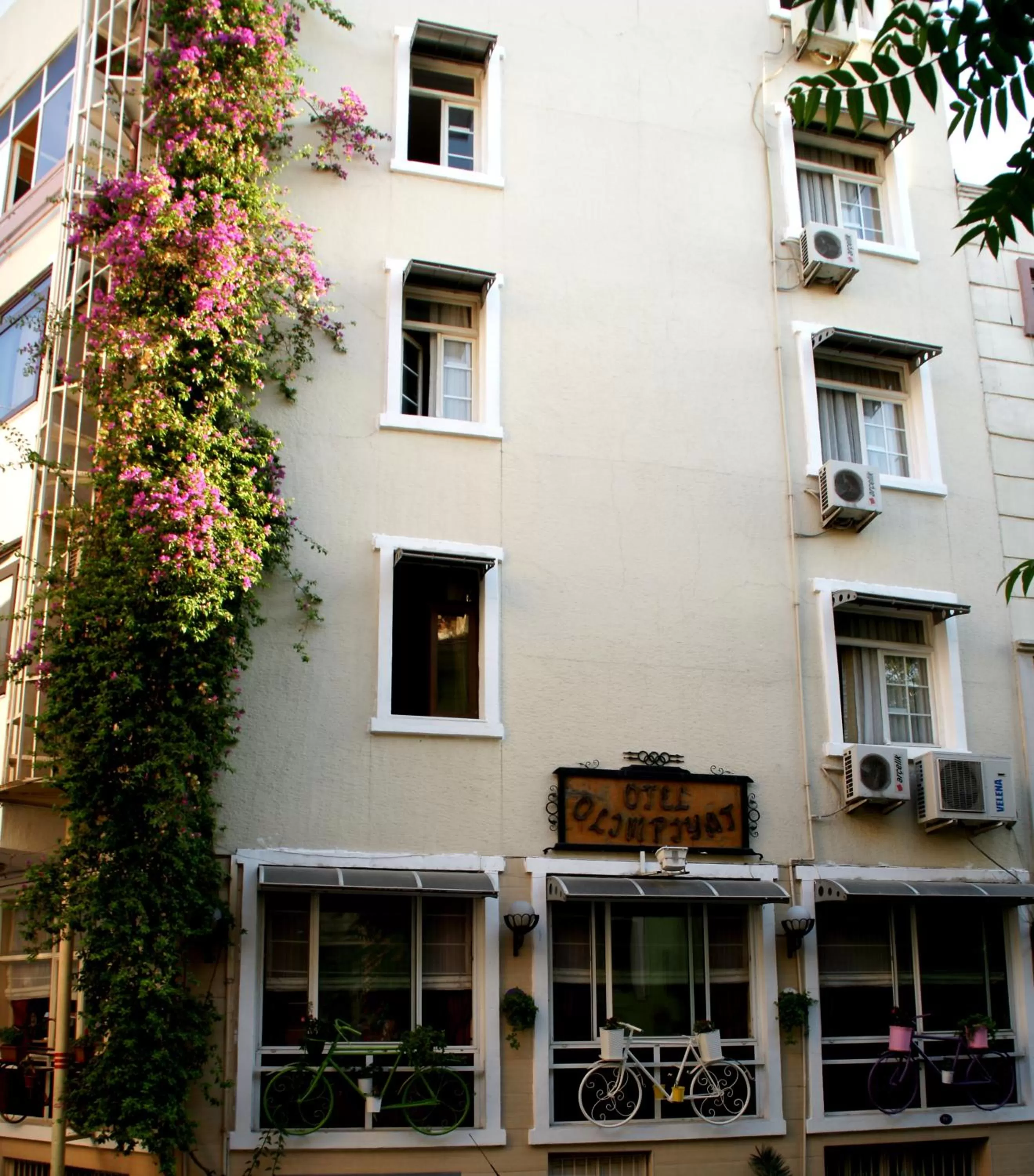 Property building in Olimpiyat Hotel Izmir