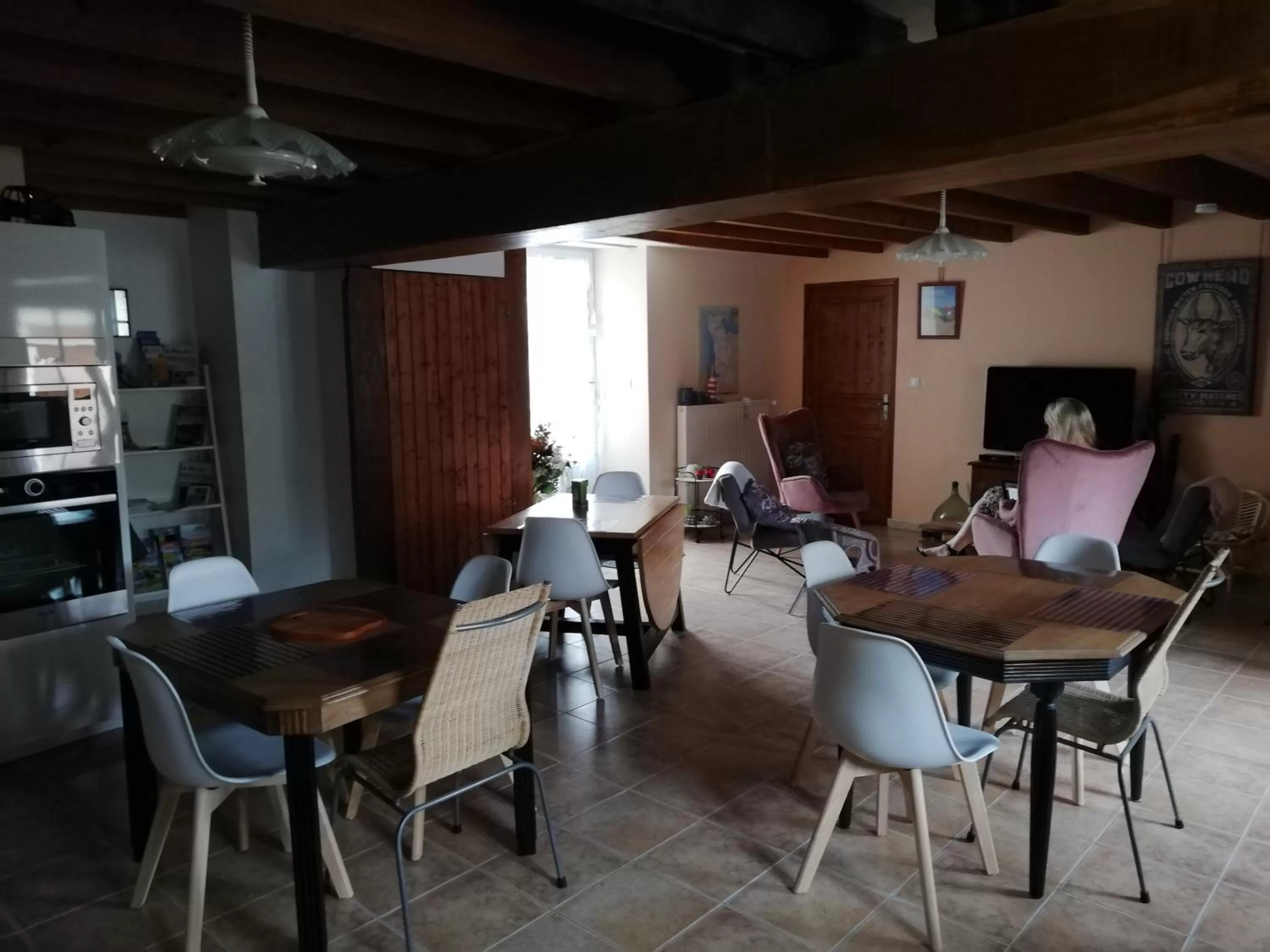 Lounge or bar in La Parisiere