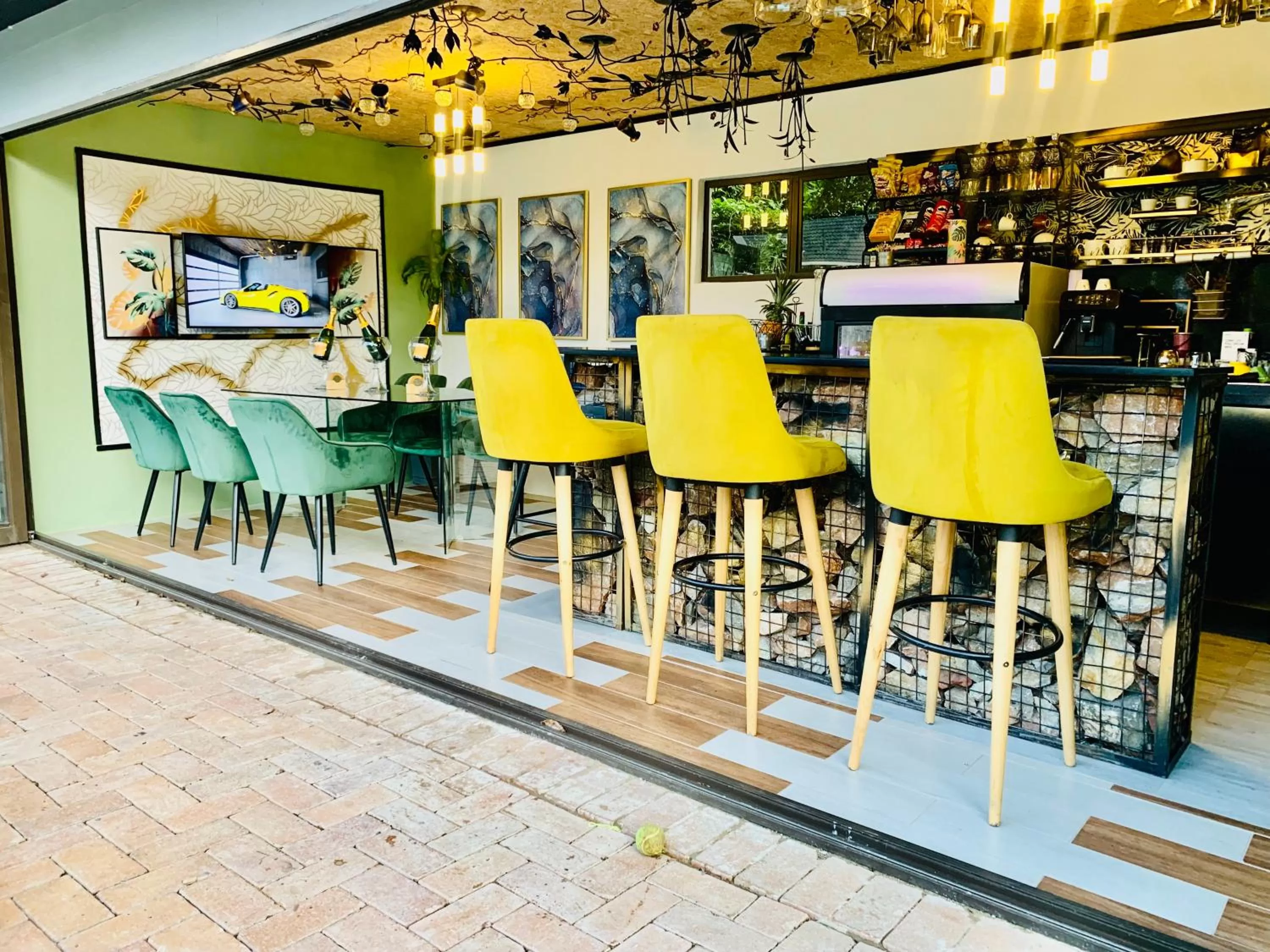 Lounge or bar in 24 On Basil Inventive suites