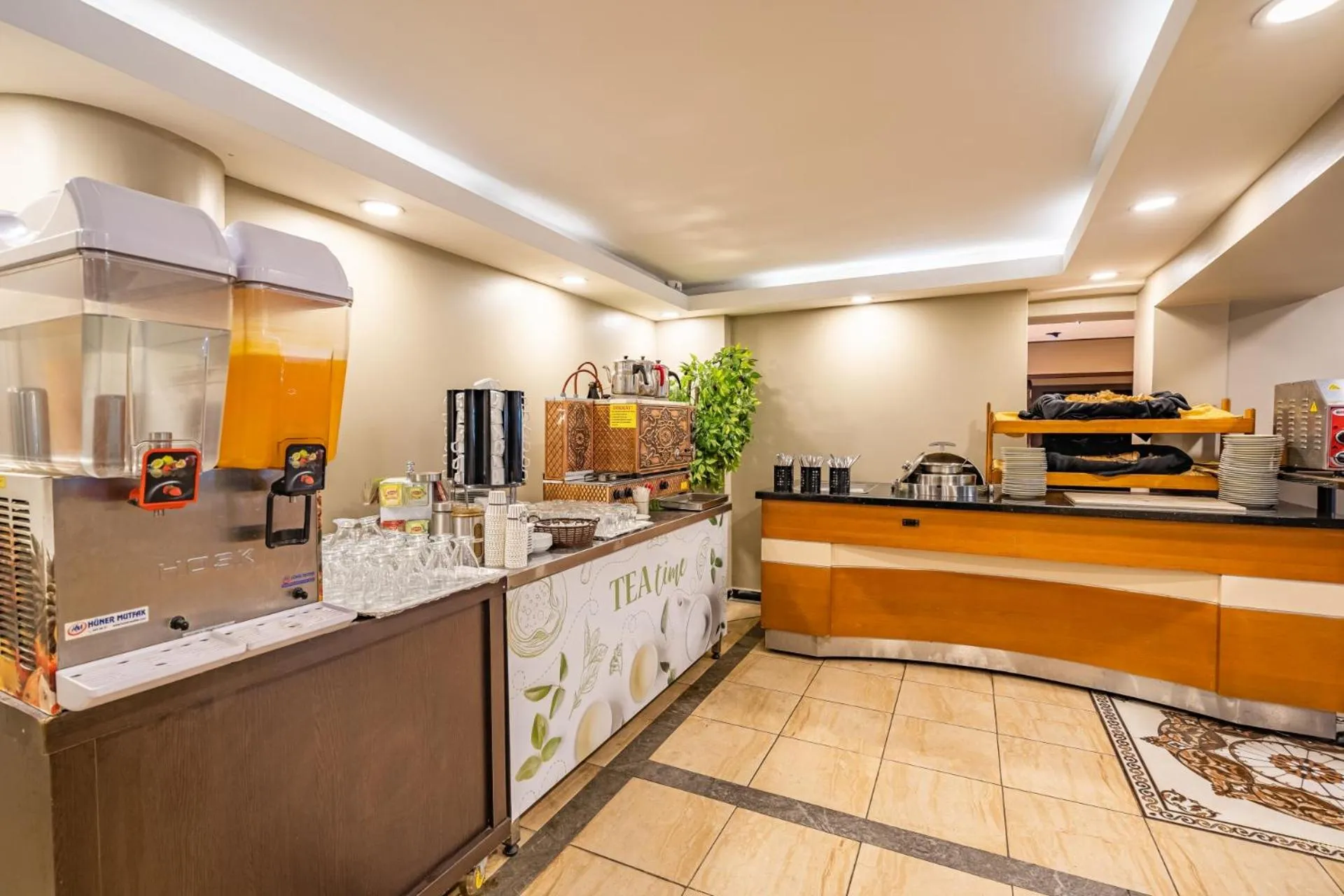 Restaurant/places to eat in Buyuk Velic Hotel