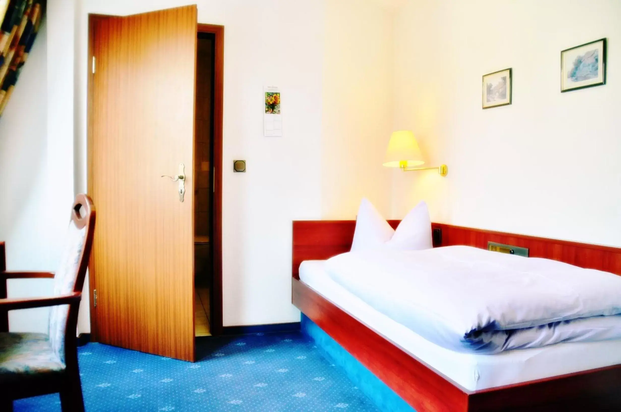 Single Room - single occupancy in DM Hotels & Apartments - Hotel Deutsches Haus Single Room - single occupancy in DM Hotels & Apartments - Hotel Deutsches Haus