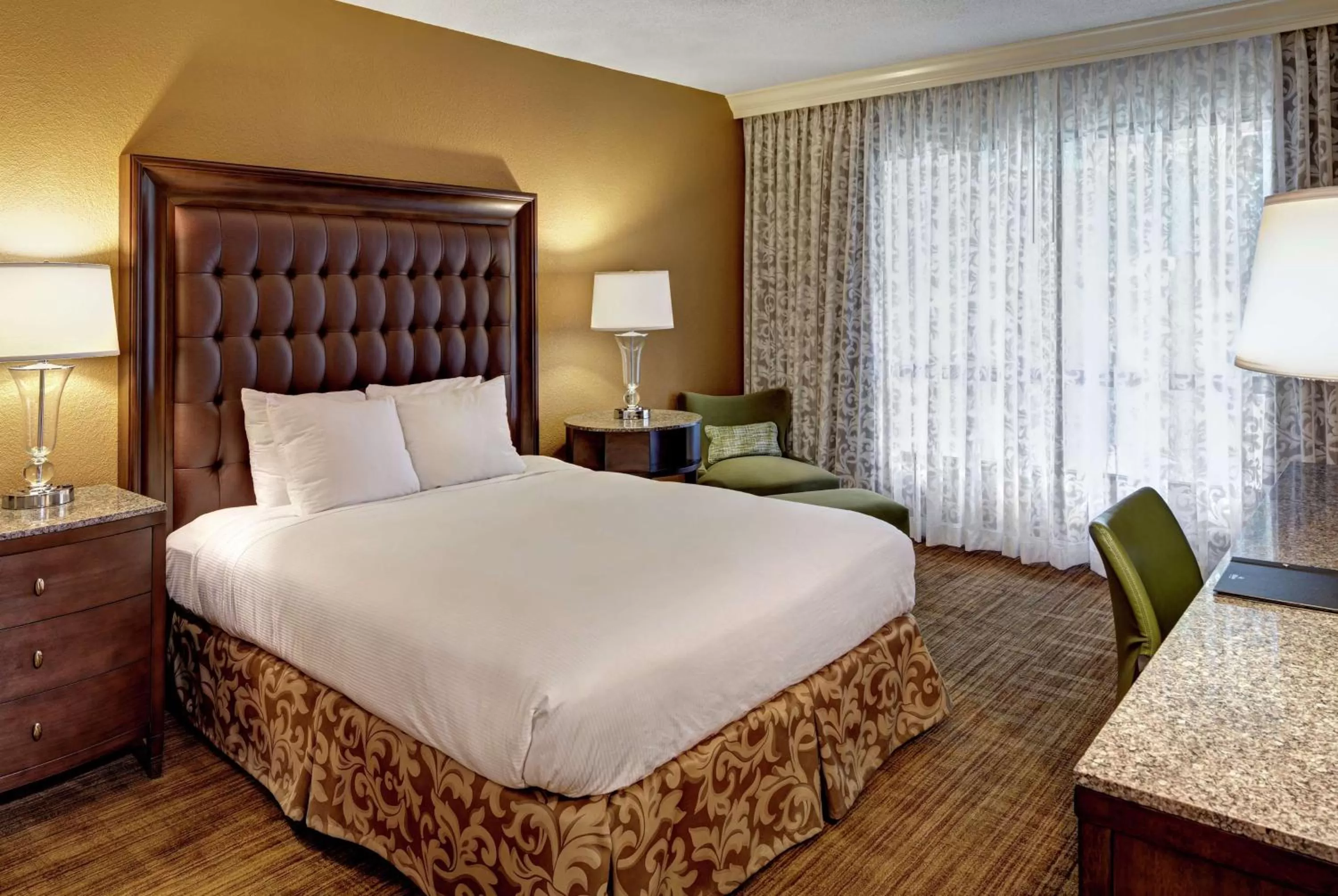 Bed in Hilton St. Louis Airport