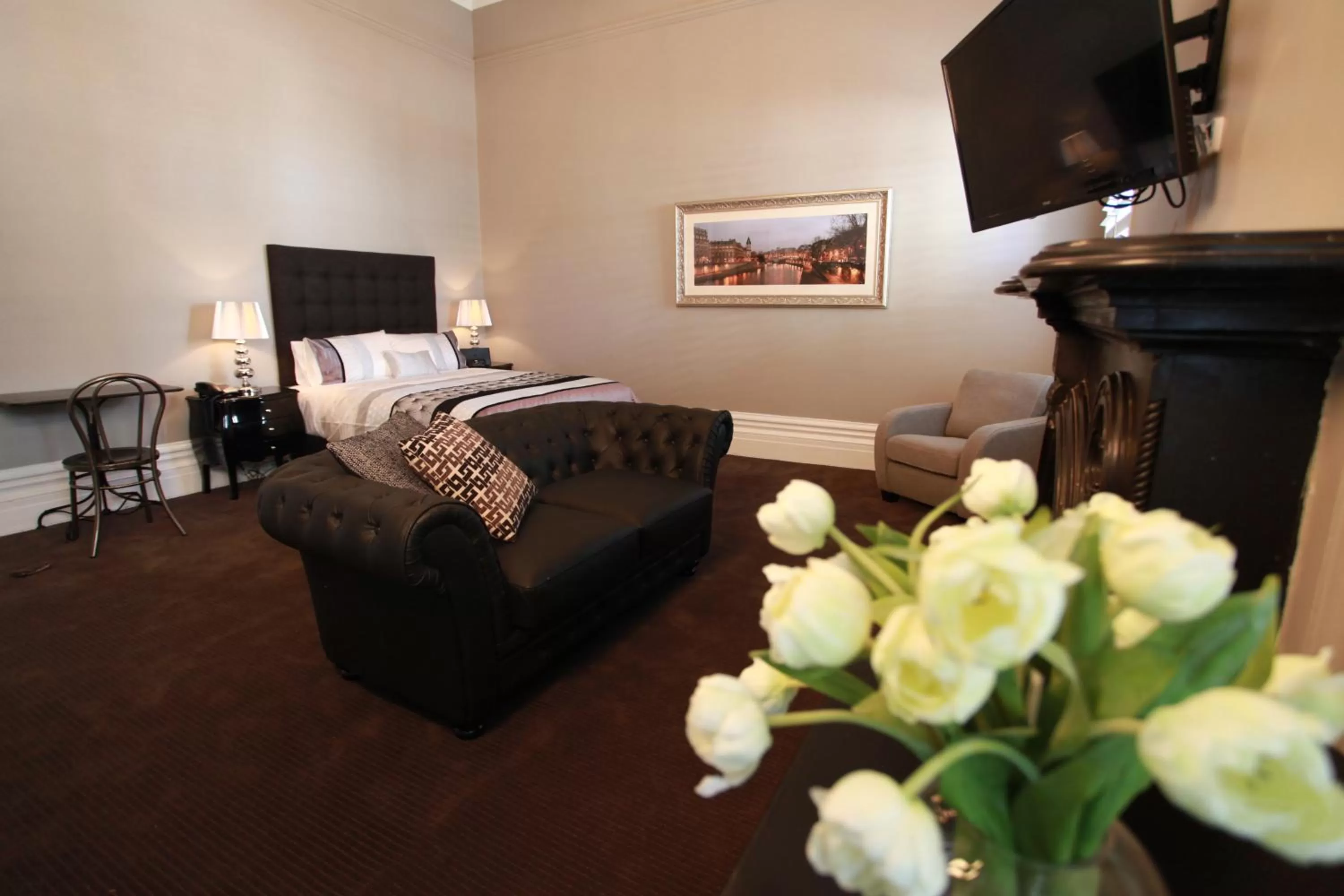 Bedroom, TV/Entertainment Center in Ballarat Premier Apartments