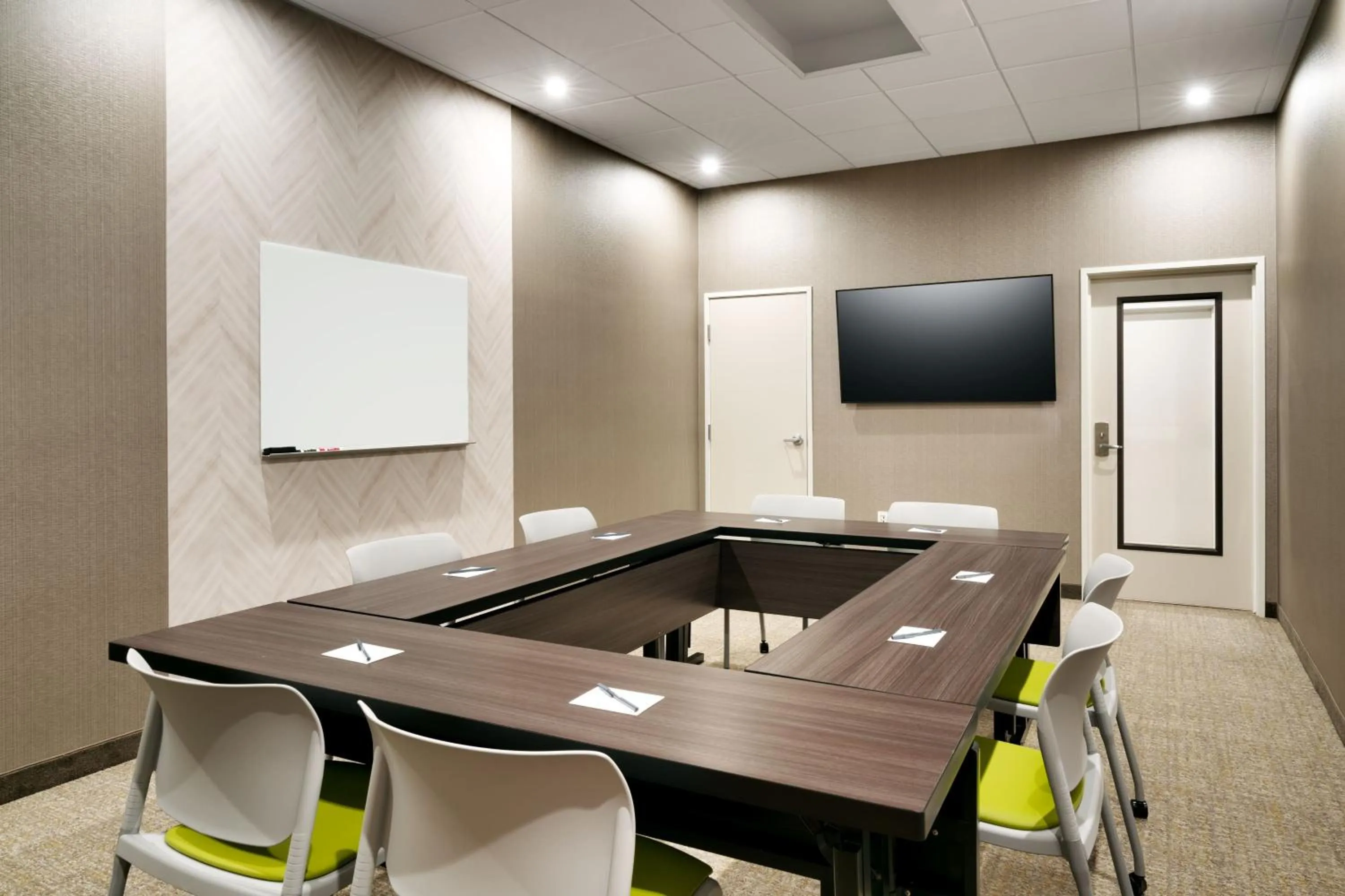 Meeting/conference room in SpringHill Suites by Marriott Phoenix Scottsdale