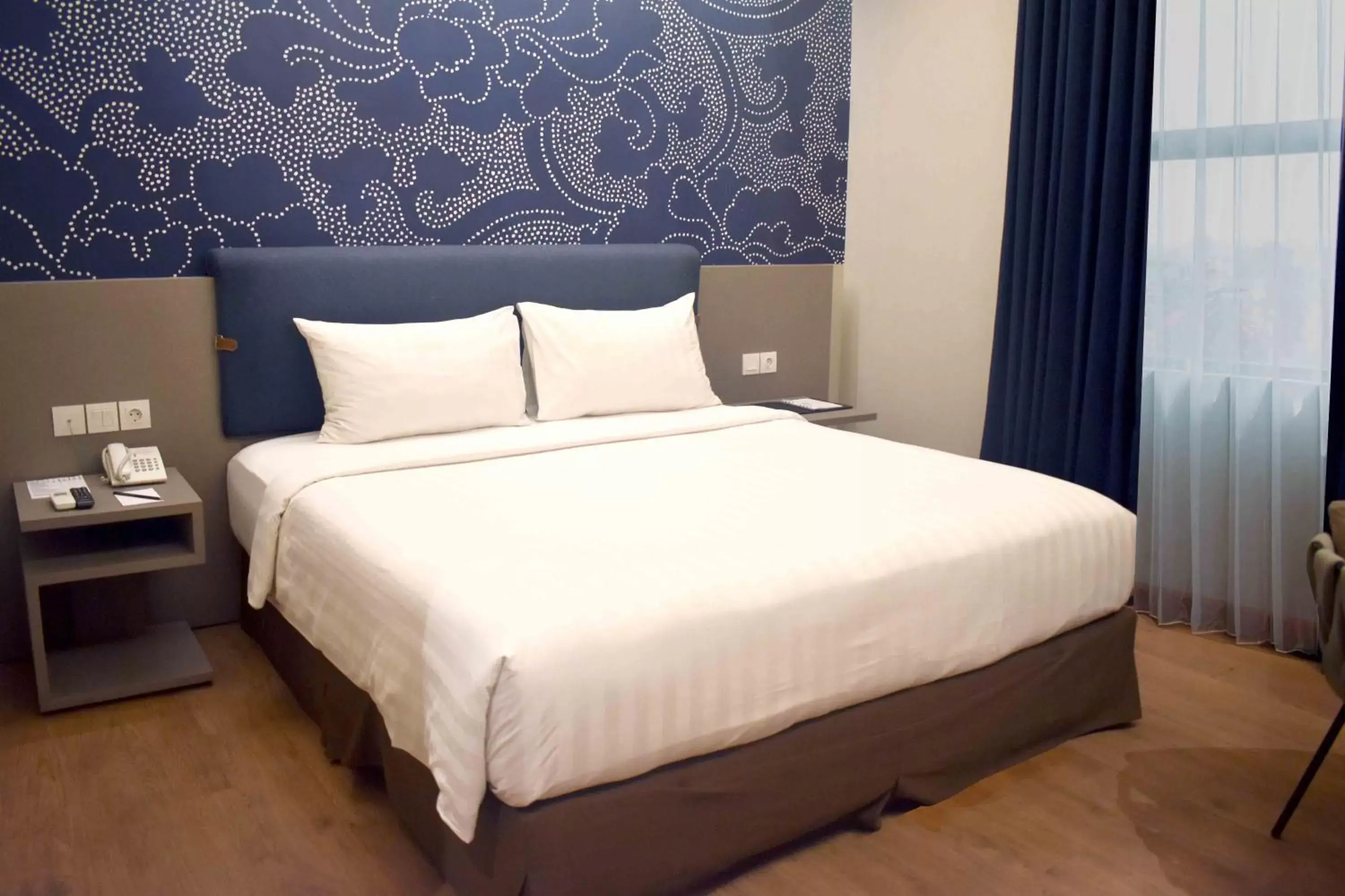 Deluxe Double or Twin Room in Luminor Hotel Airport Sidoarjo By WH , Best Choice and Strategic Location with a Rooftop area in Town Deluxe Double or Twin Room in Luminor Hotel Airport Sidoarjo By WH , Best Choice and Strategic Location with a Rooftop area in Town