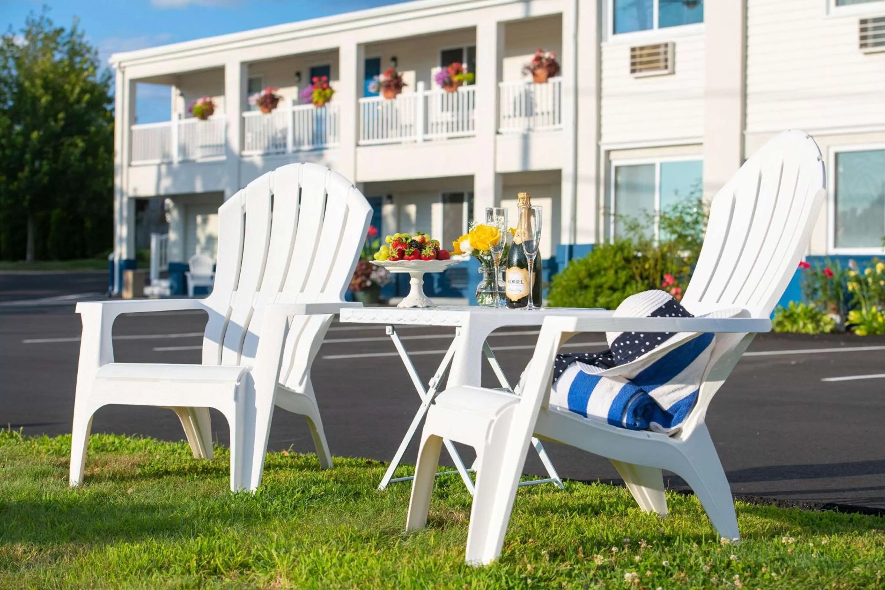 Property building in Rodeway Inn Middletown - Newport