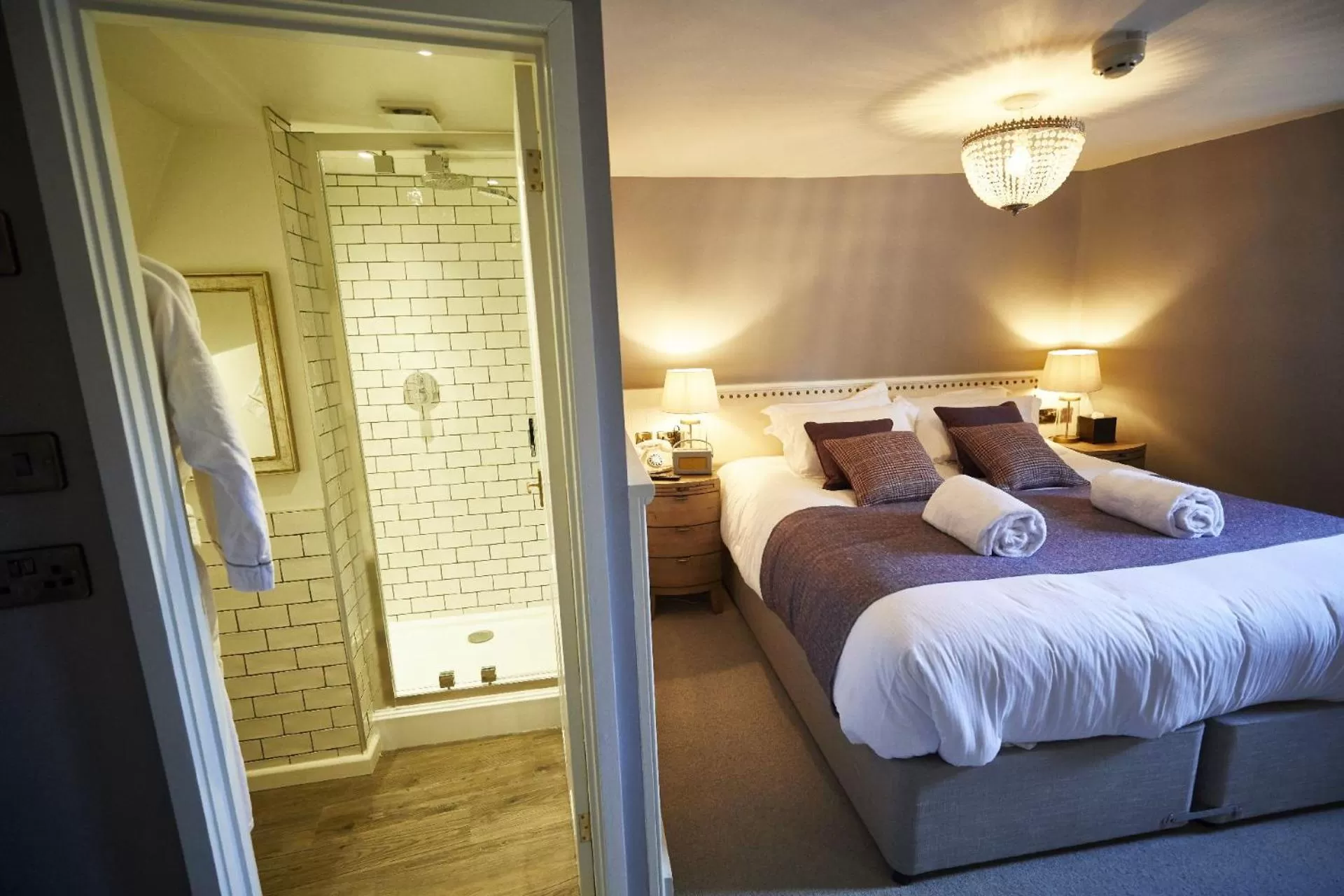 Photo of the whole room, Bed in Wykeham Arms