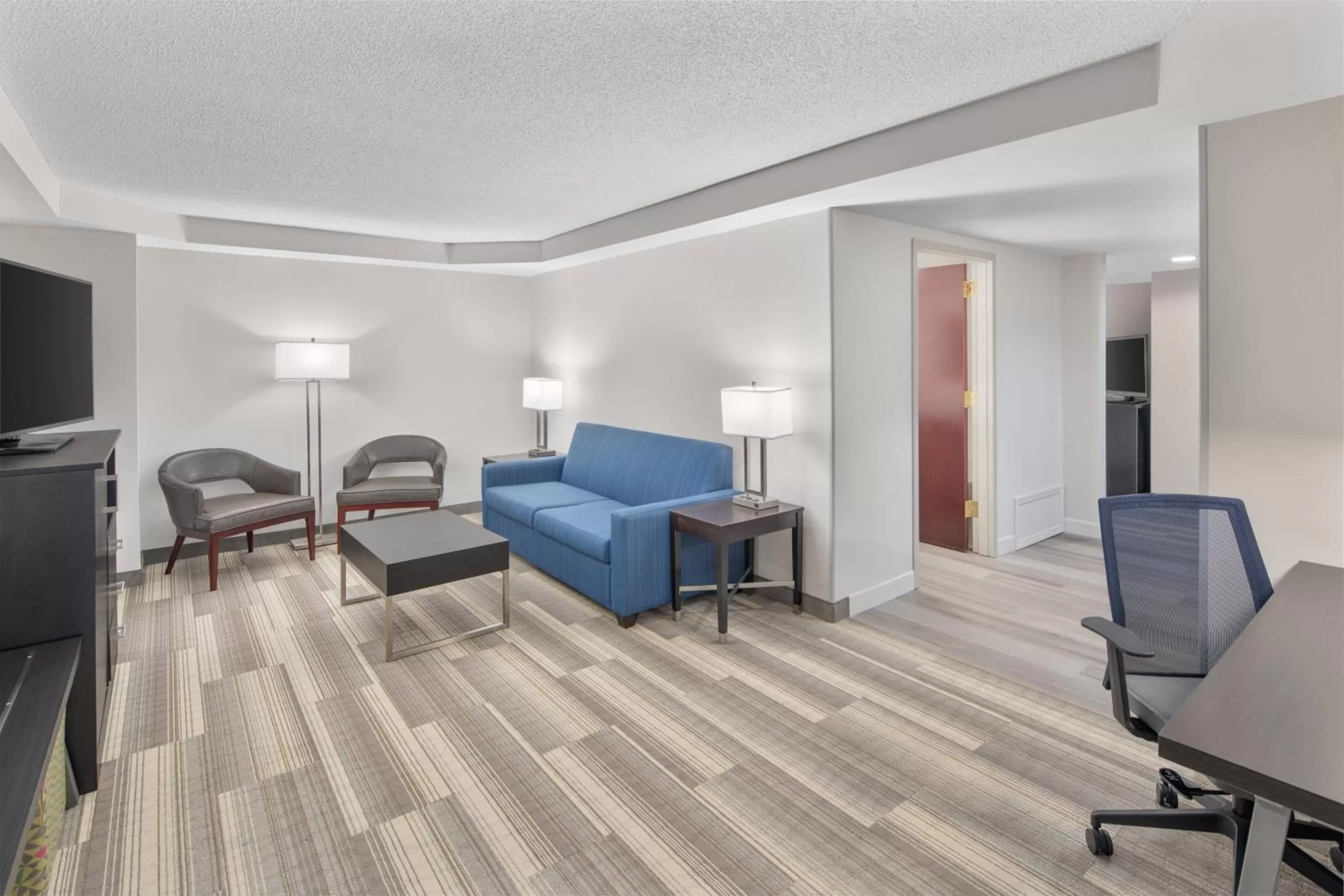 Bedroom in Holiday Inn Express & Suites Greenville-I-85 & Woodruff Rd by IHG