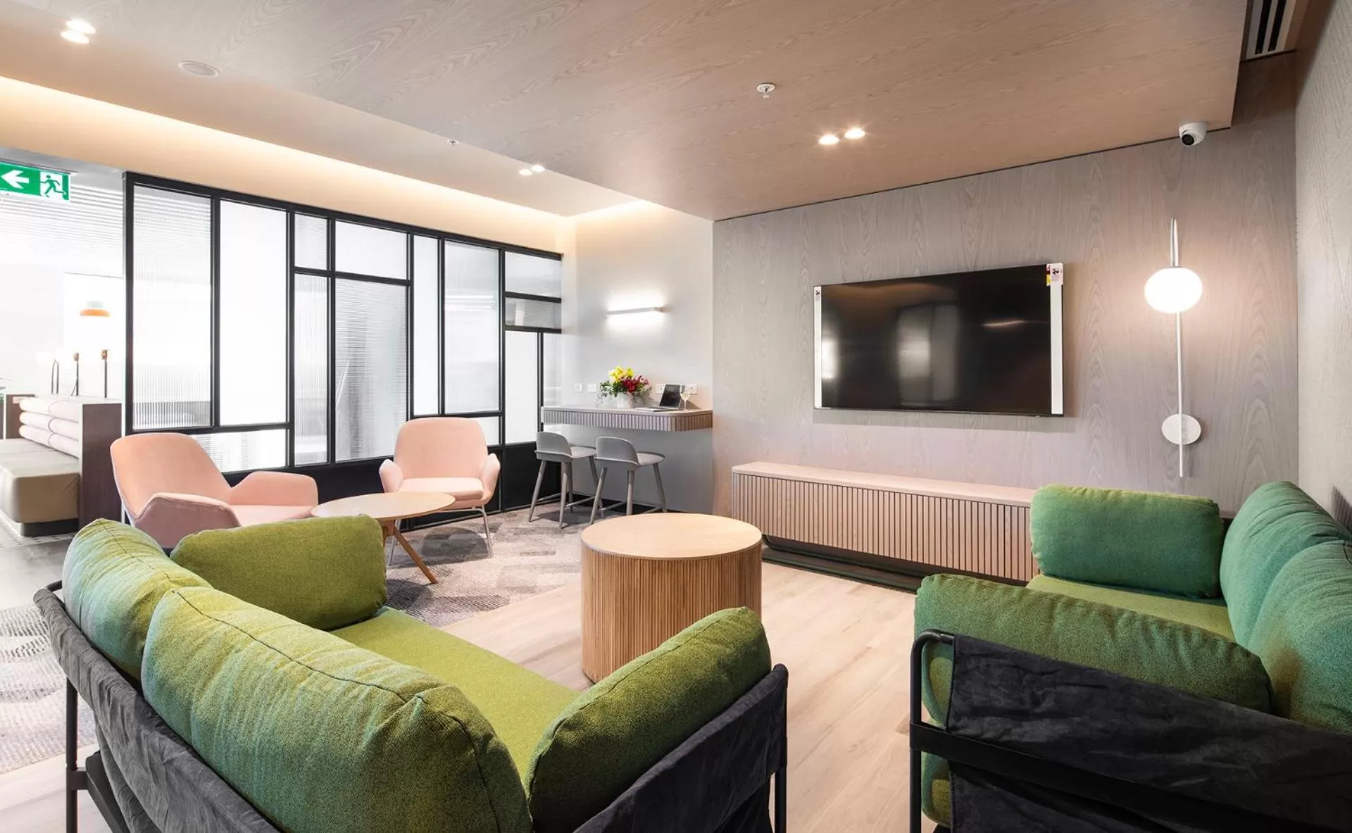 TV and multimedia in Holiday Inn & Suites Geelong by IHG