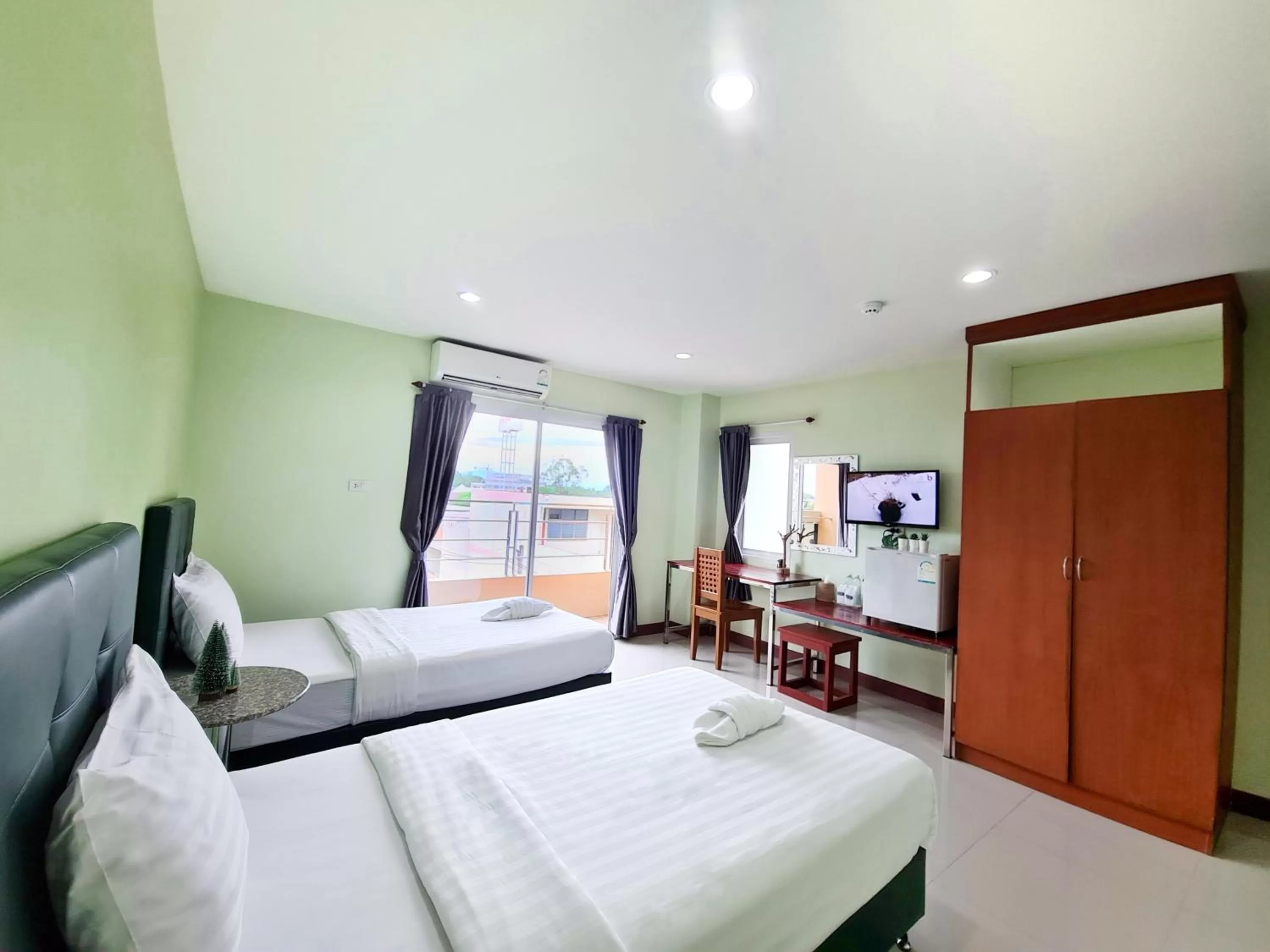 Bedroom in Jaroonsak Grand