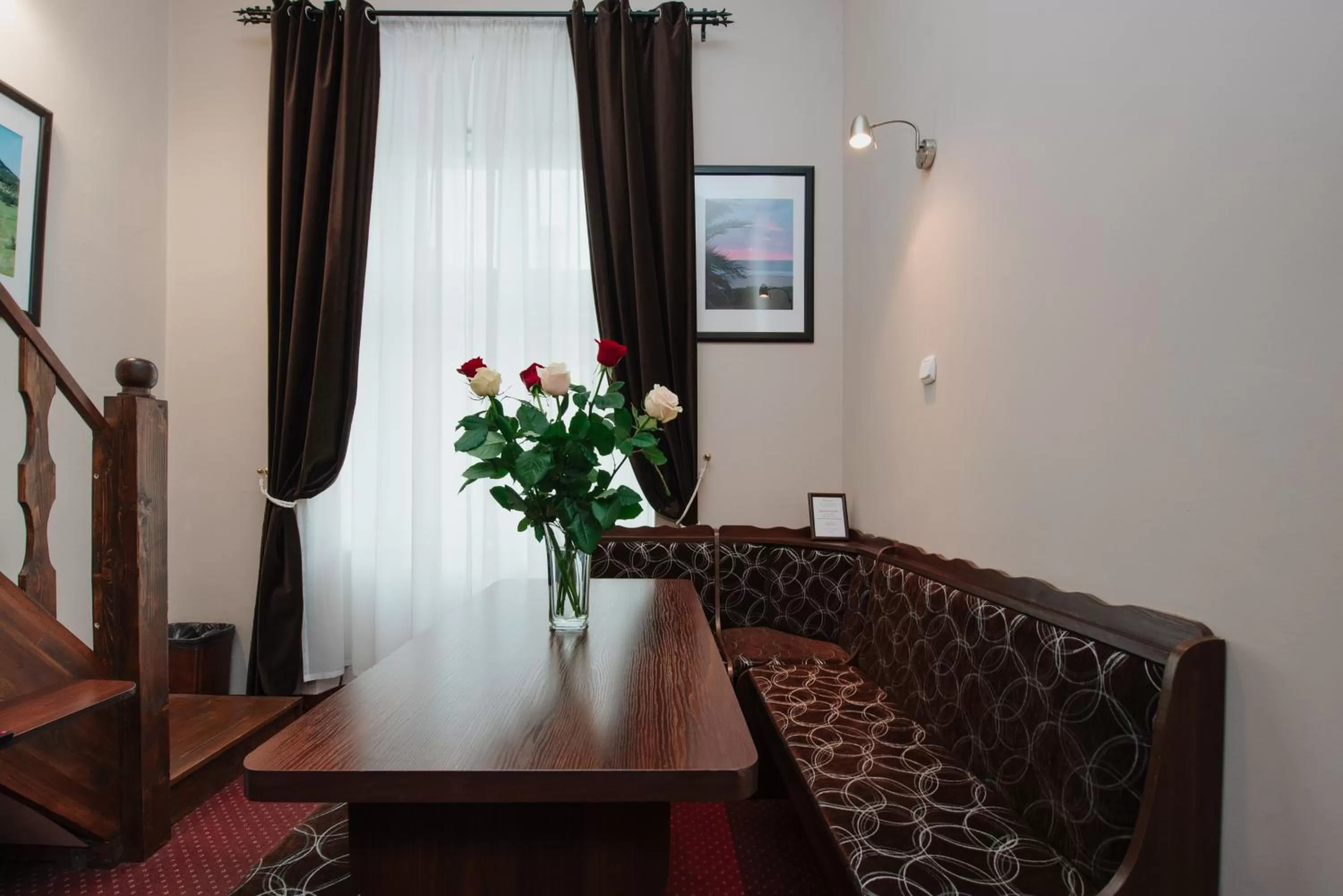 Restaurant/places to eat, TV/Entertainment Center in Rembrandt Aparthotel