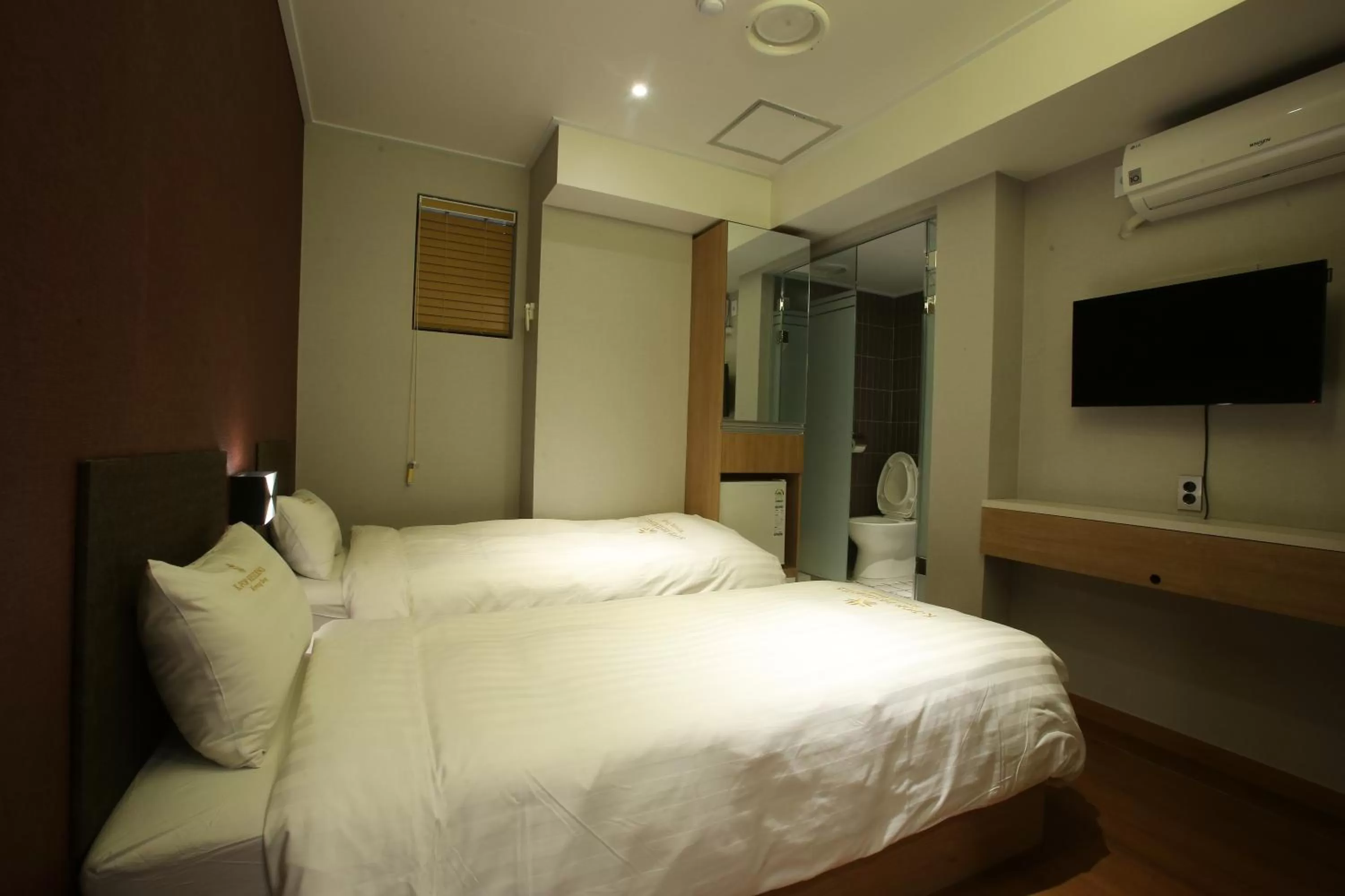 Photo of the whole room, Bed in K-POP Residence Myeongdong 1