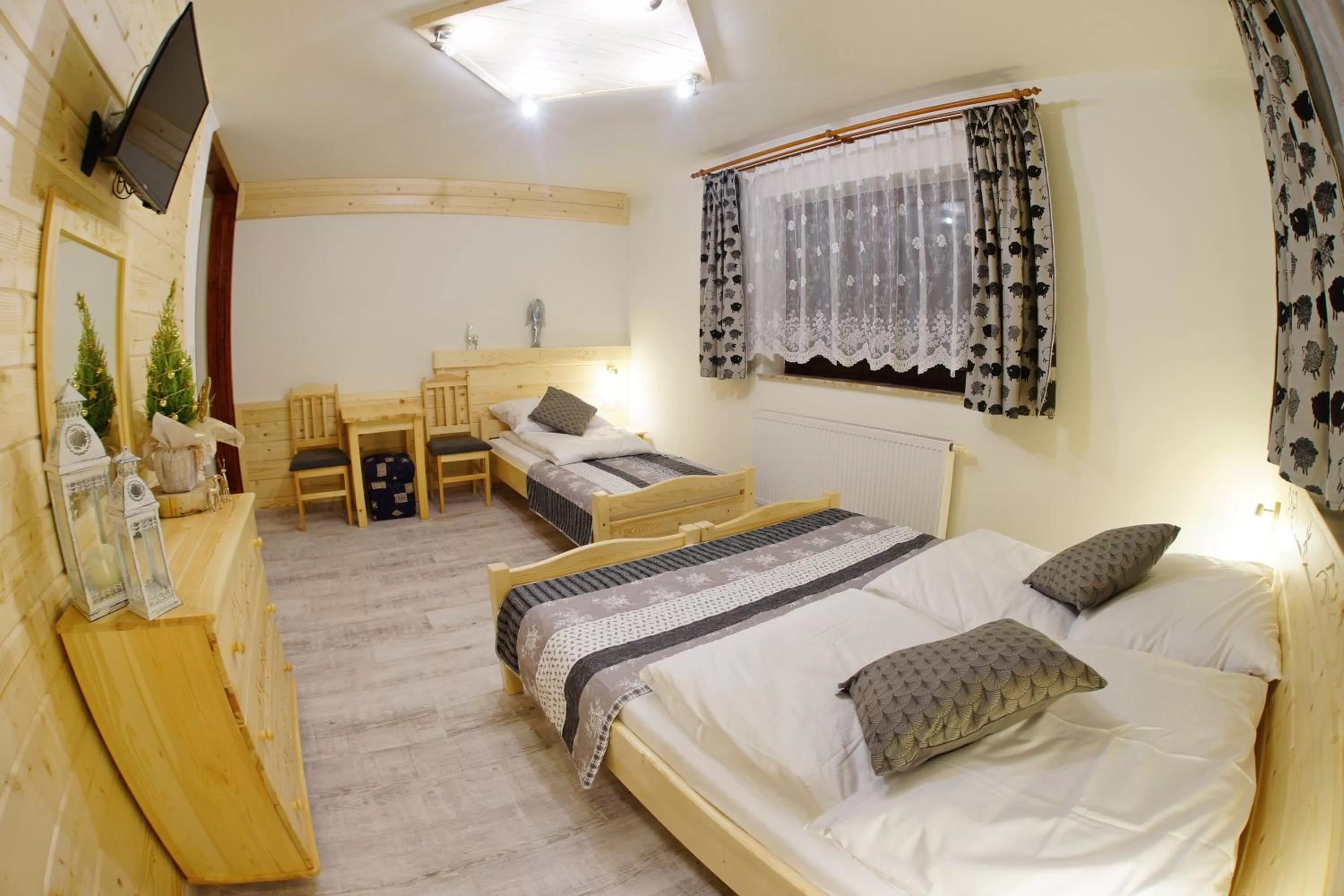 Photo of the whole room in Willa 14