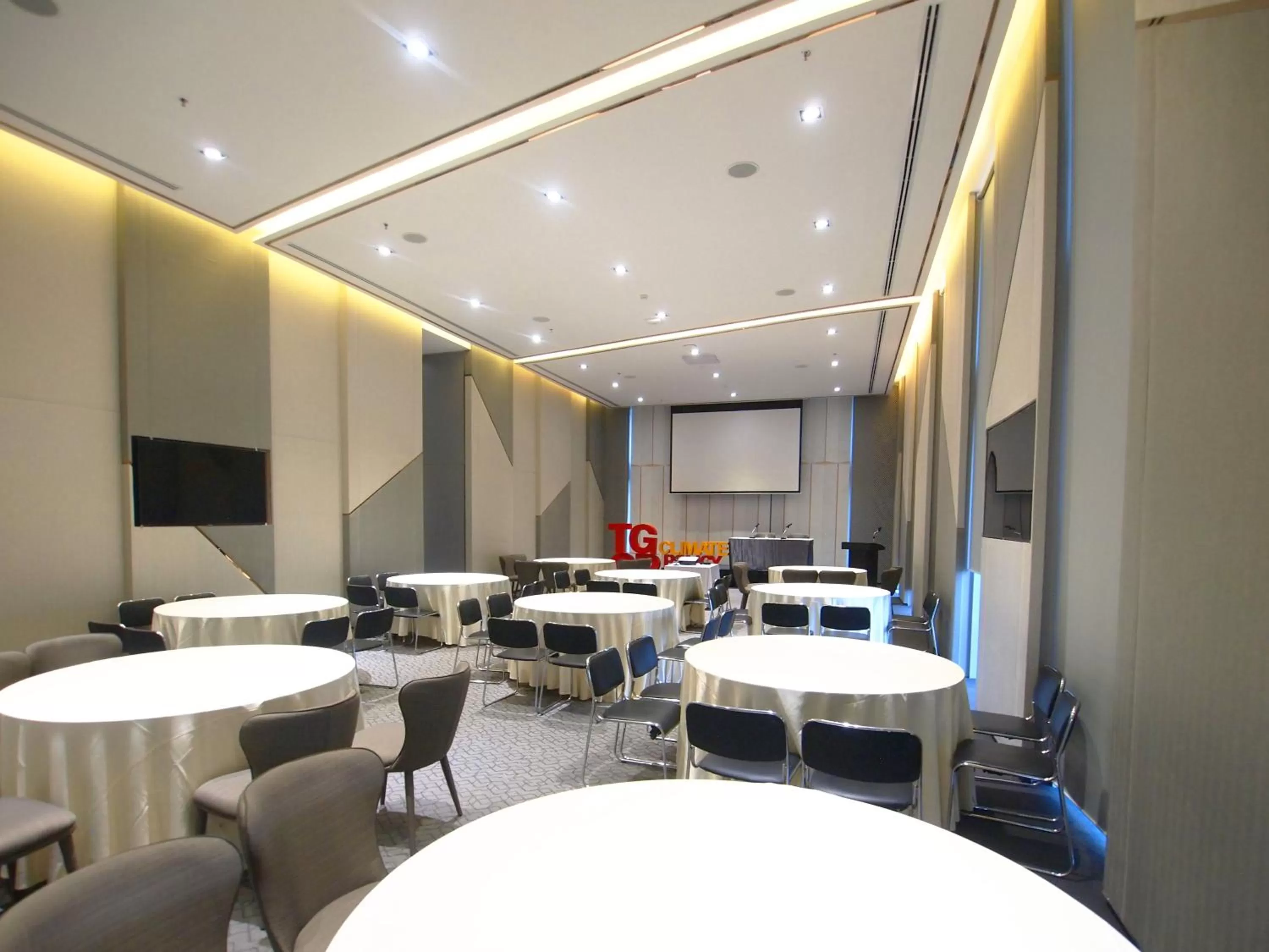 Banquet/Function facilities in The Quarter Ari by UHG