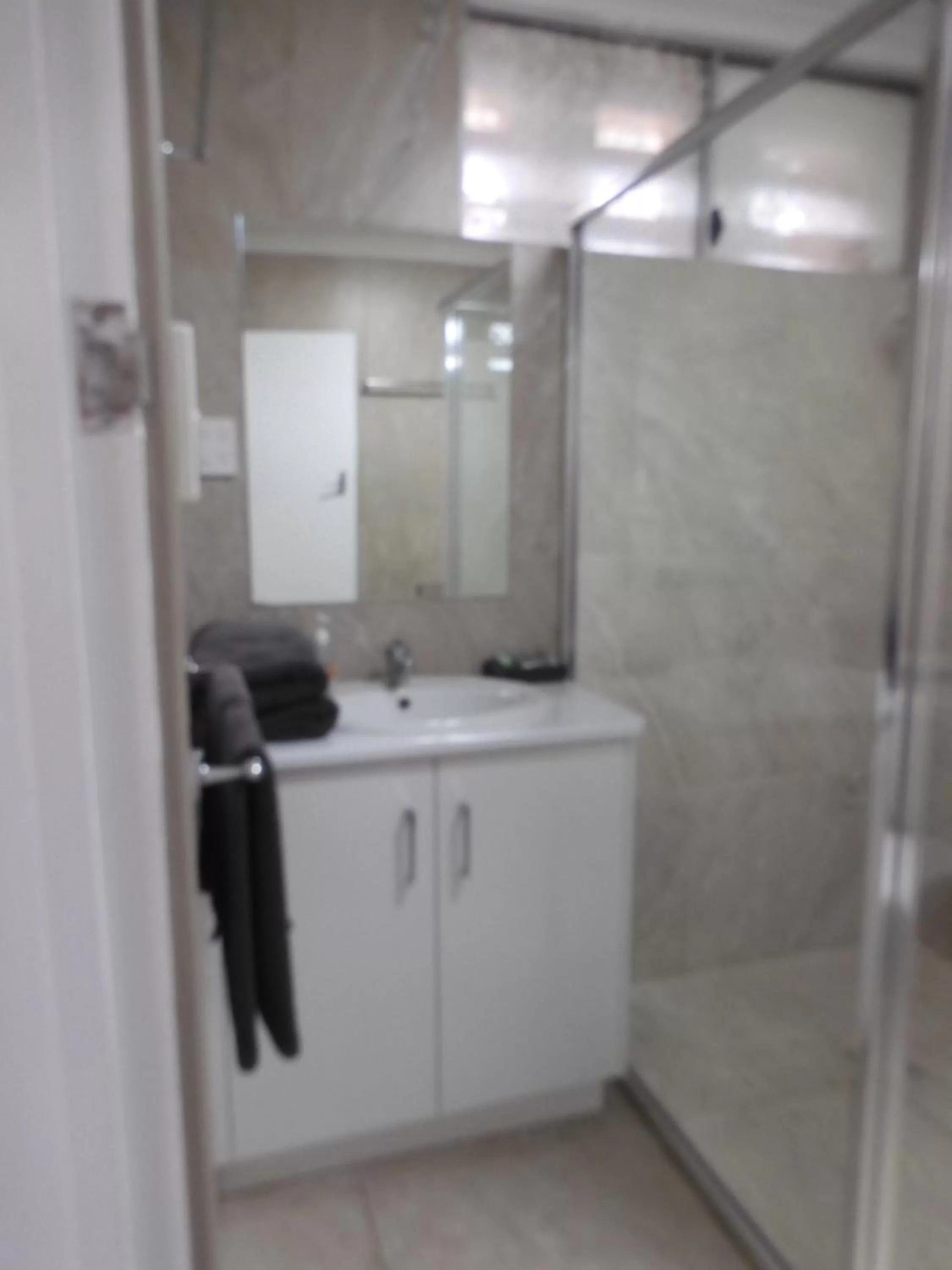 Bathroom in Dalby Parkview Motel