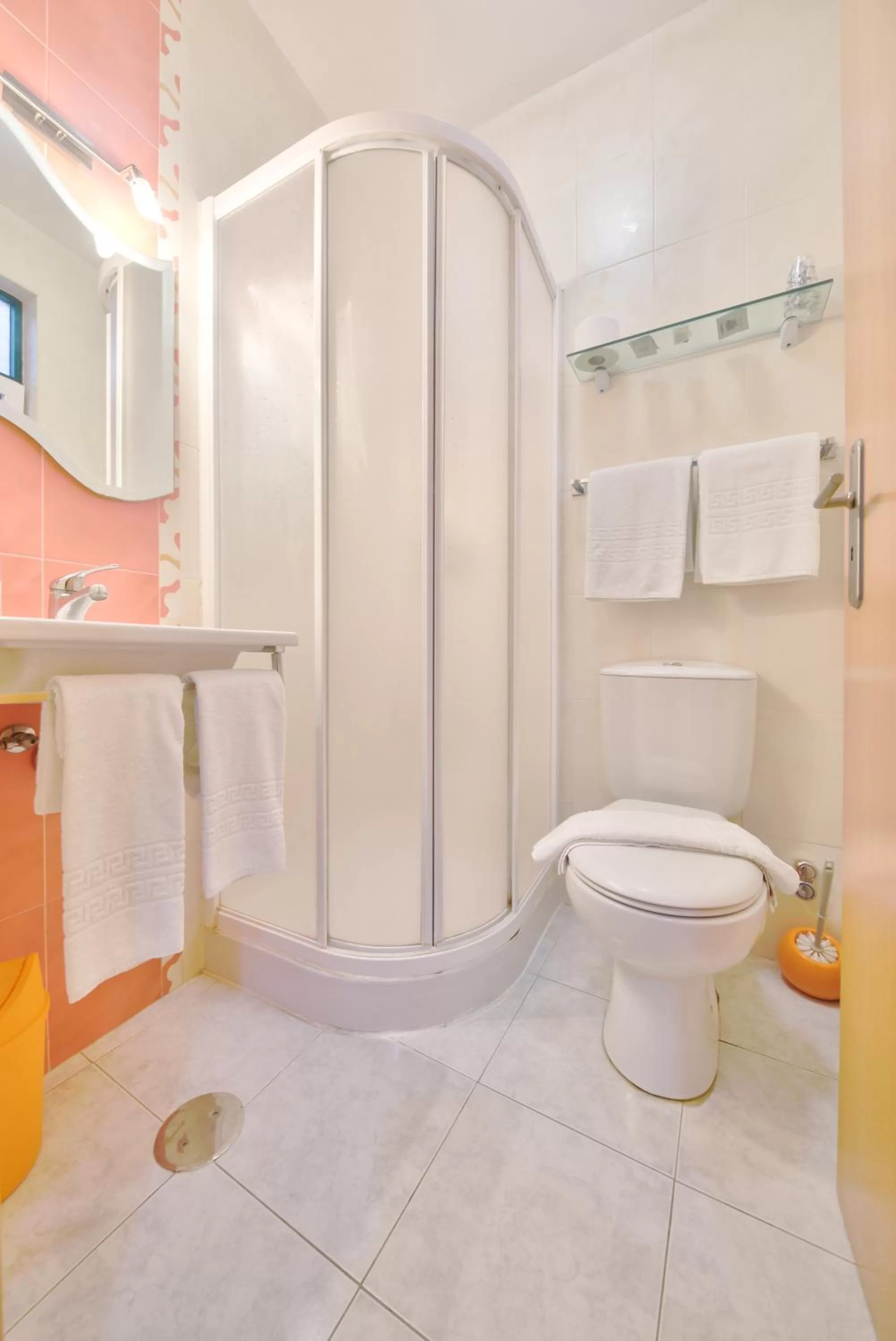 Bathroom in Hotel Palmeira