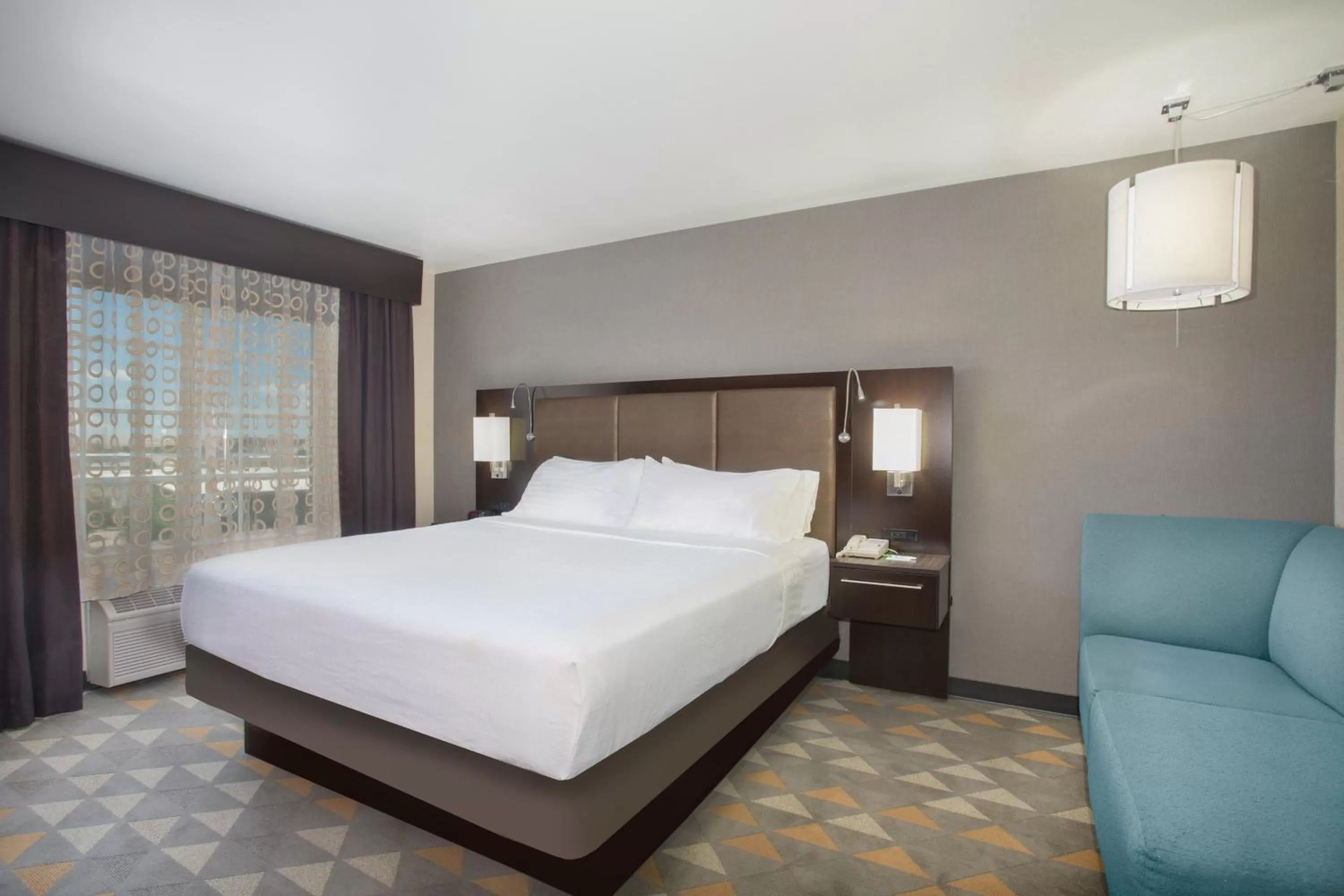 Photo of the whole room, Bed in Holiday Inn Colorado Springs - Airport by IHG