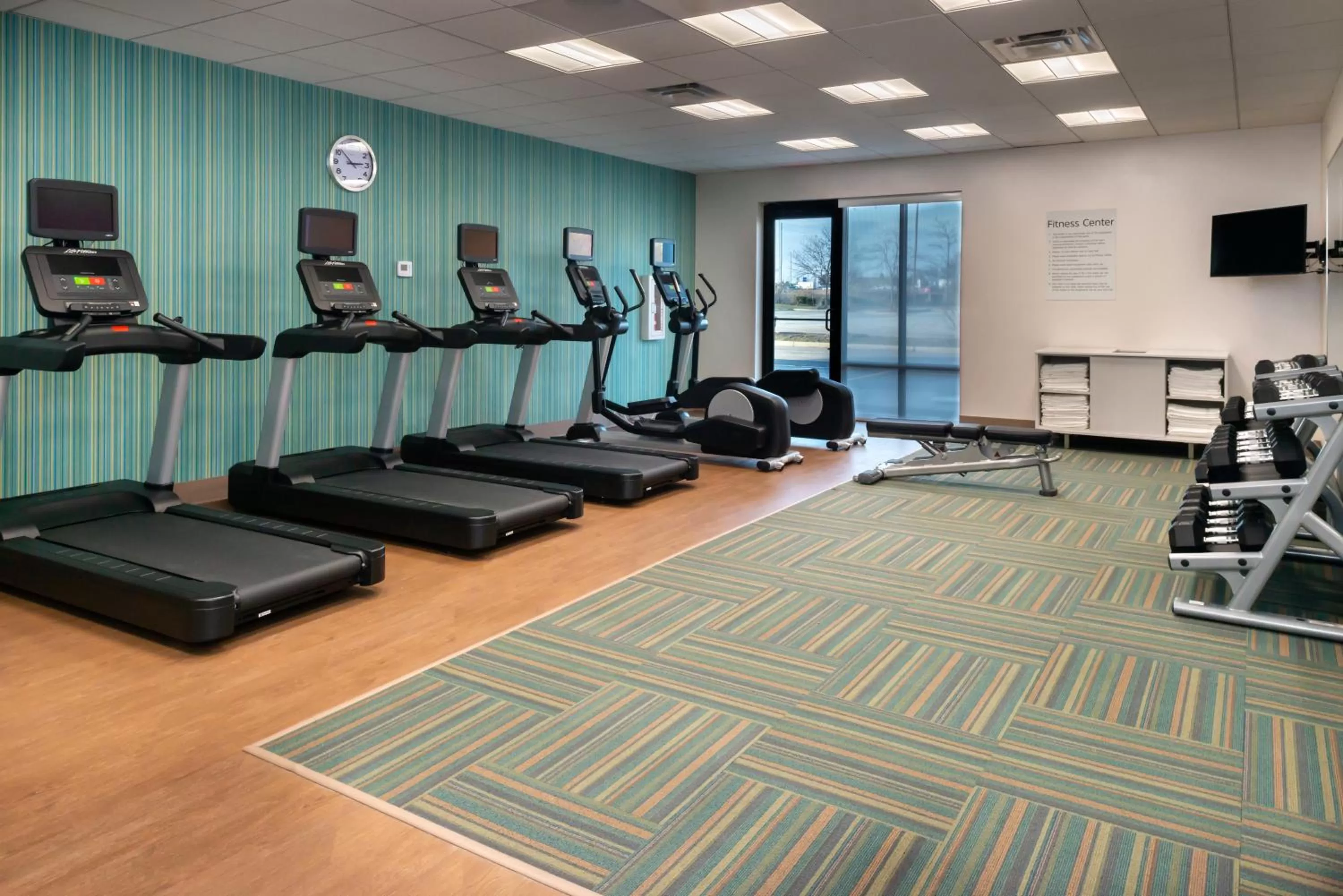 Fitness centre/facilities in Holiday Inn Express & Suites - Romeoville - Joliet North by IHG