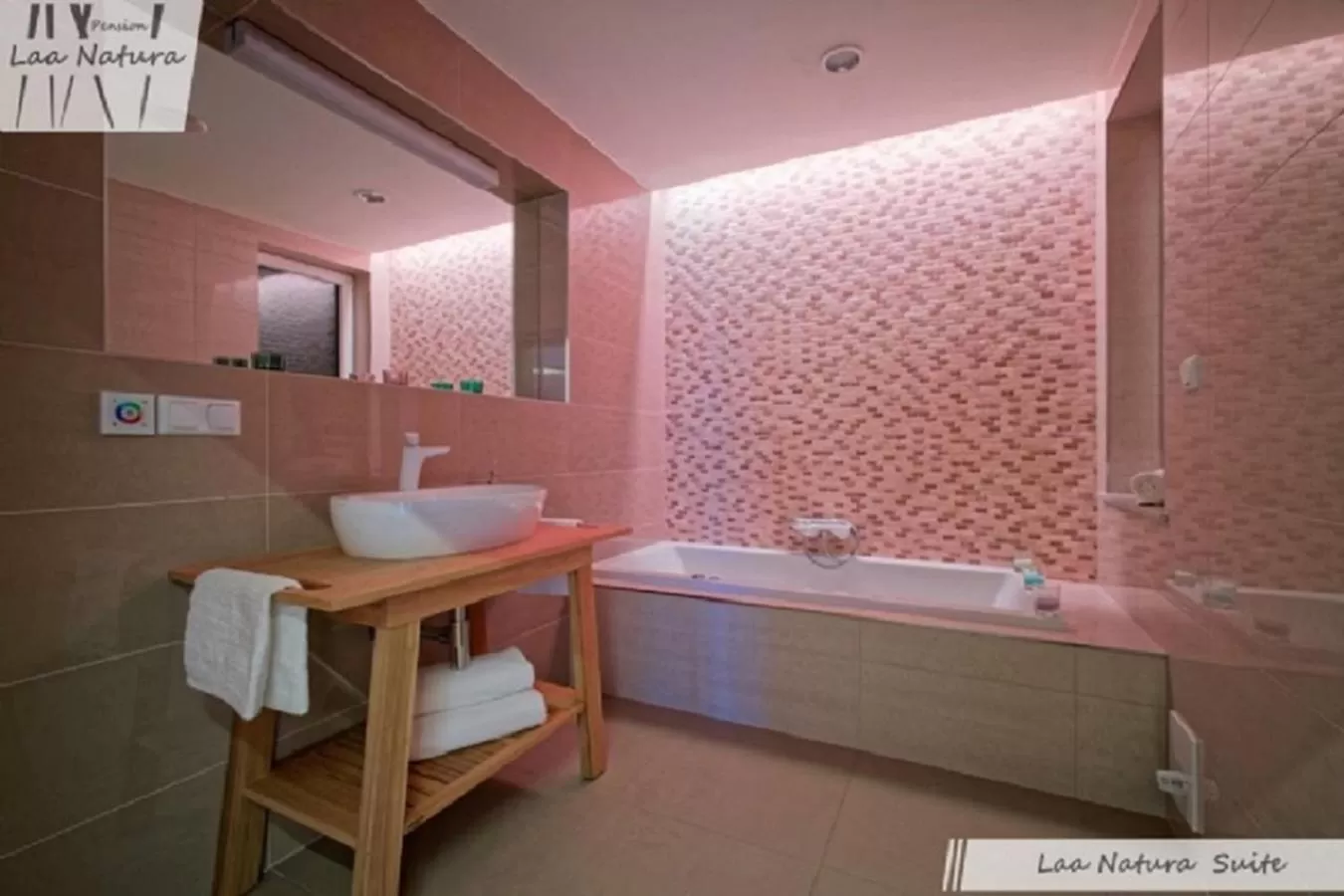 Bathroom in Pension Laa Natura