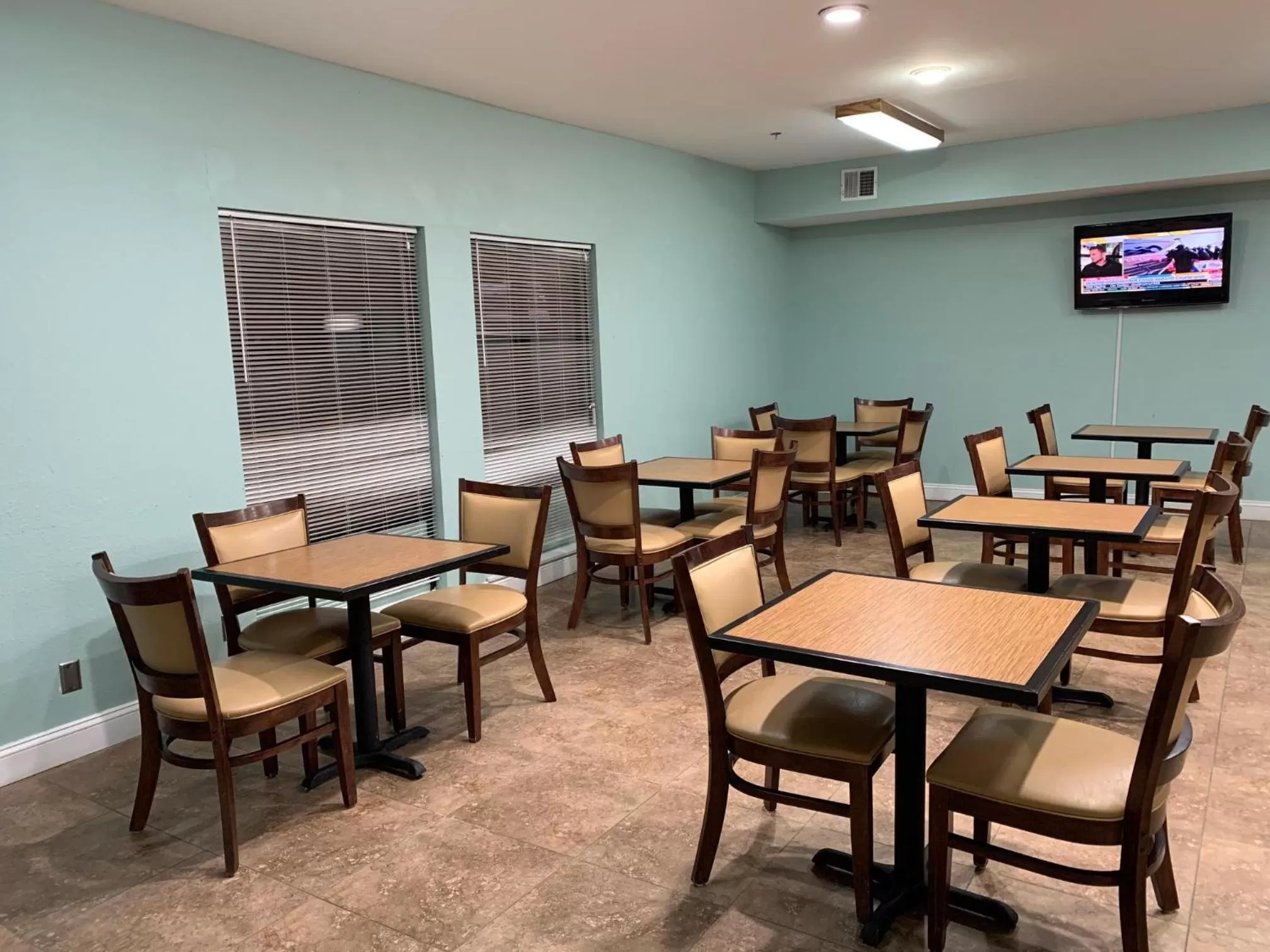 Breakfast in Super 8 by Wyndham Hull Street Midlothian Richmond Area