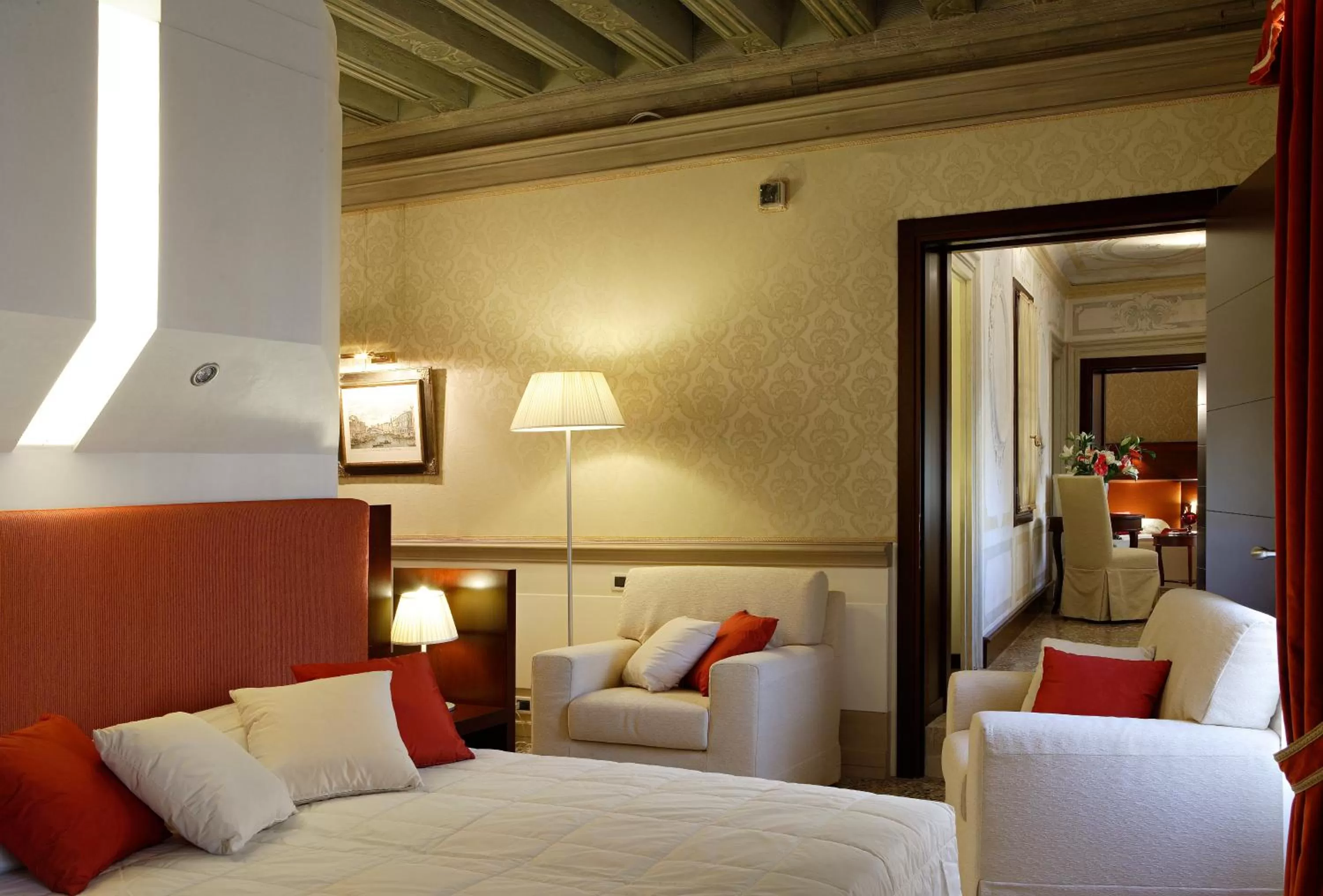 Decorative detail, Bed in Ruzzini Palace Hotel