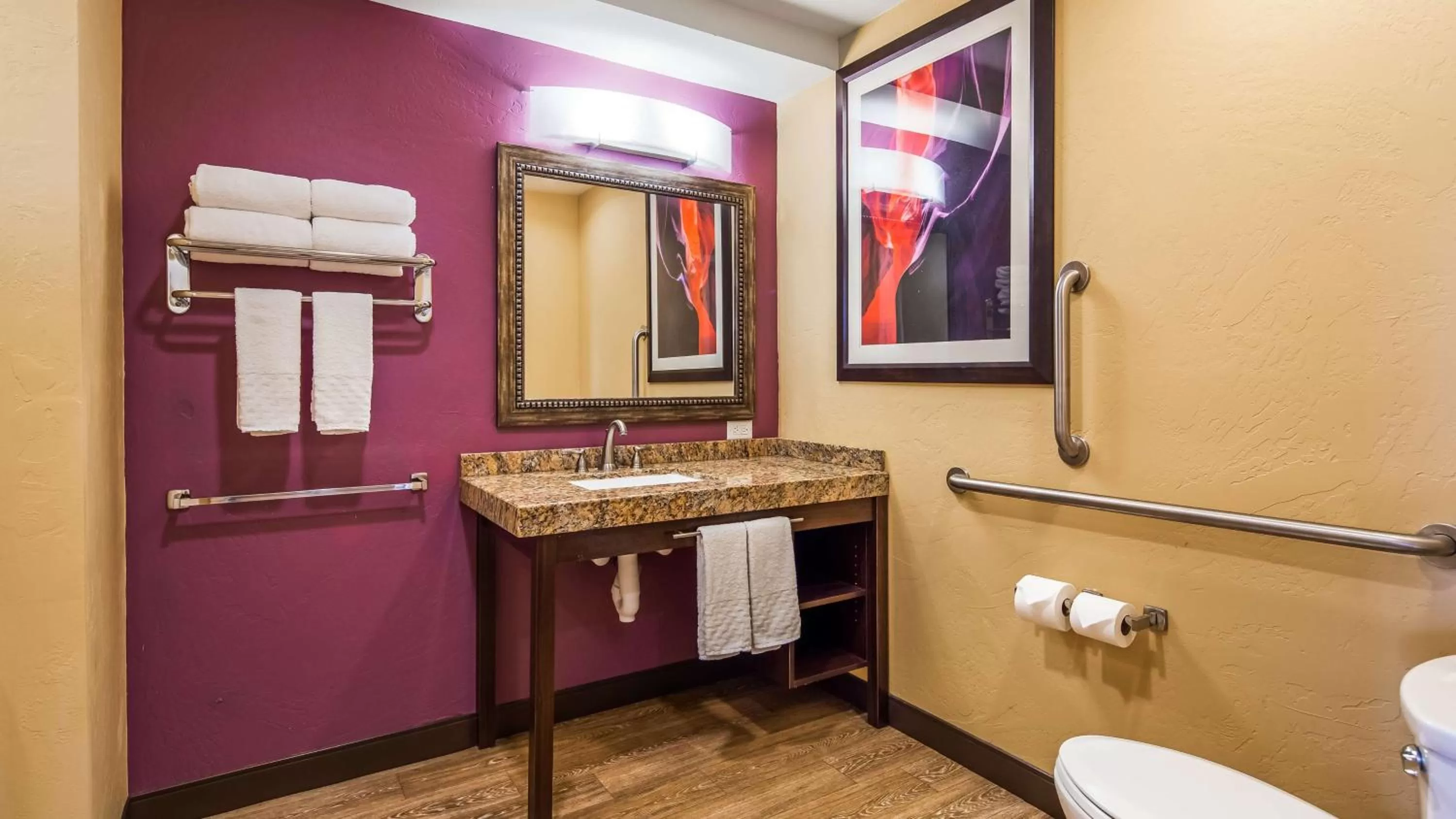 Bathroom in Best Western View of Lake Powell Hotel