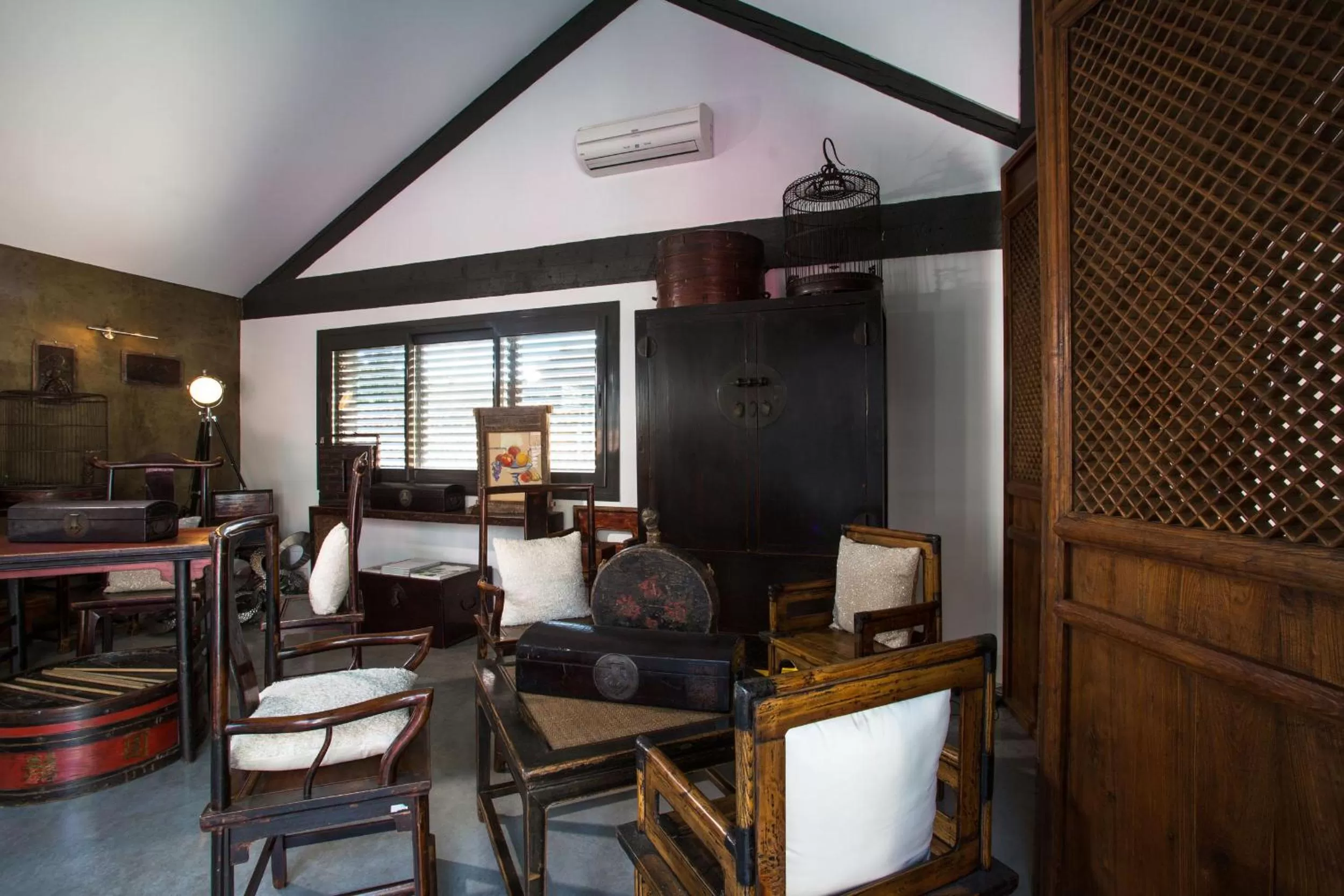 Communal lounge/ TV room, Lounge/Bar in Be Loft B&B Pool & Spa