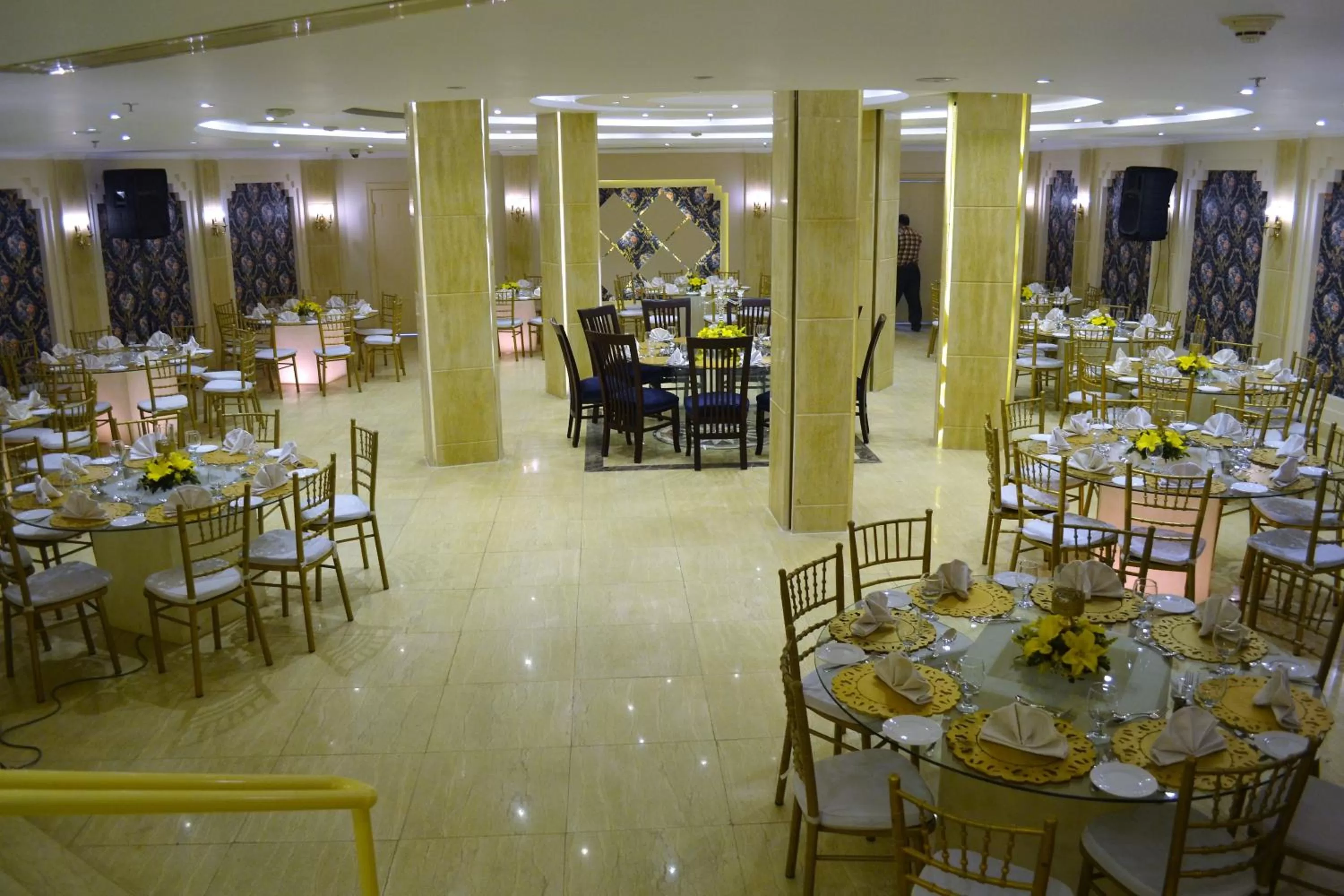 Restaurant/places to eat in Cleopatra Hotel