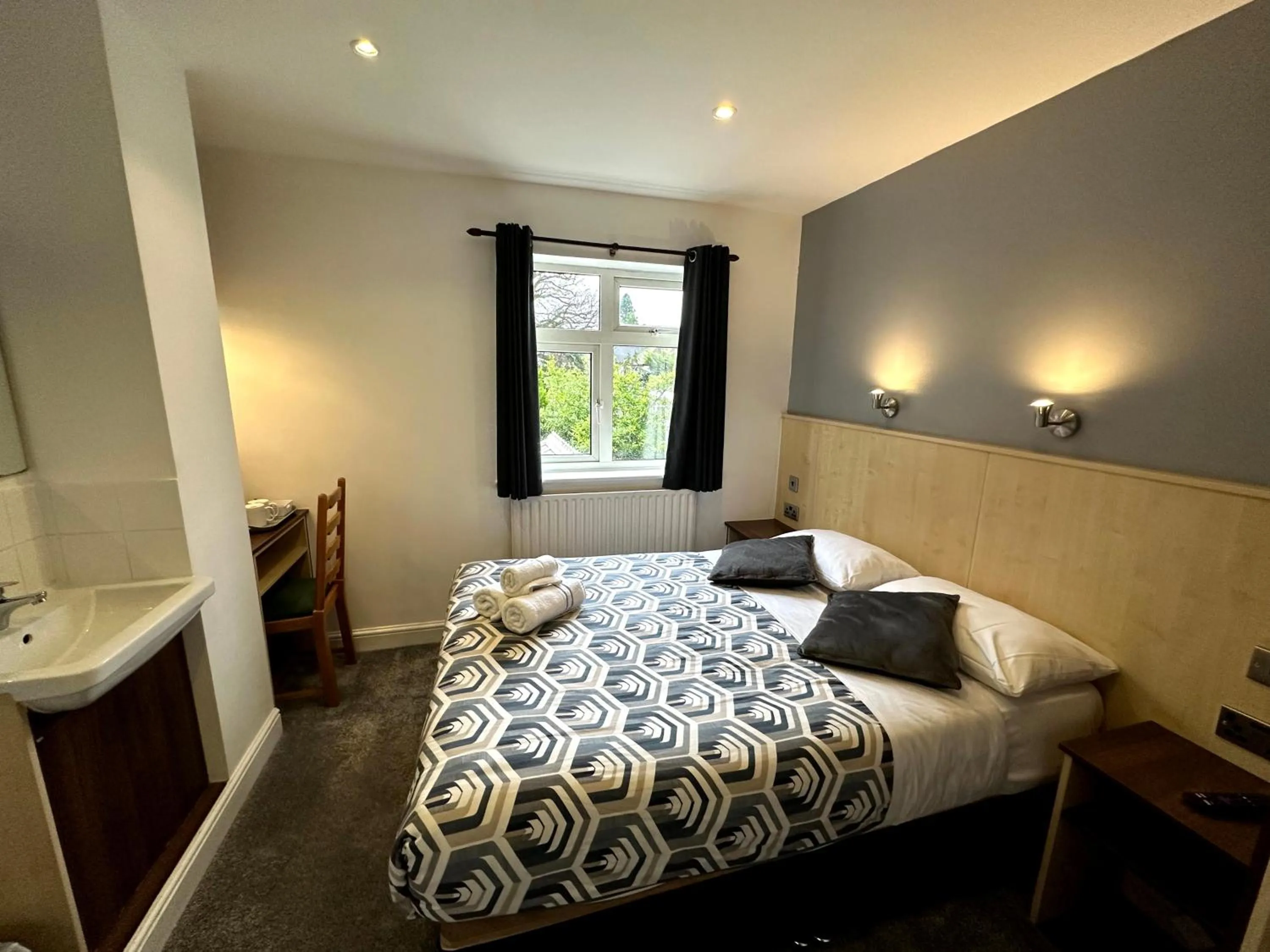 Bedroom, Bed in Gainsborough Lodge