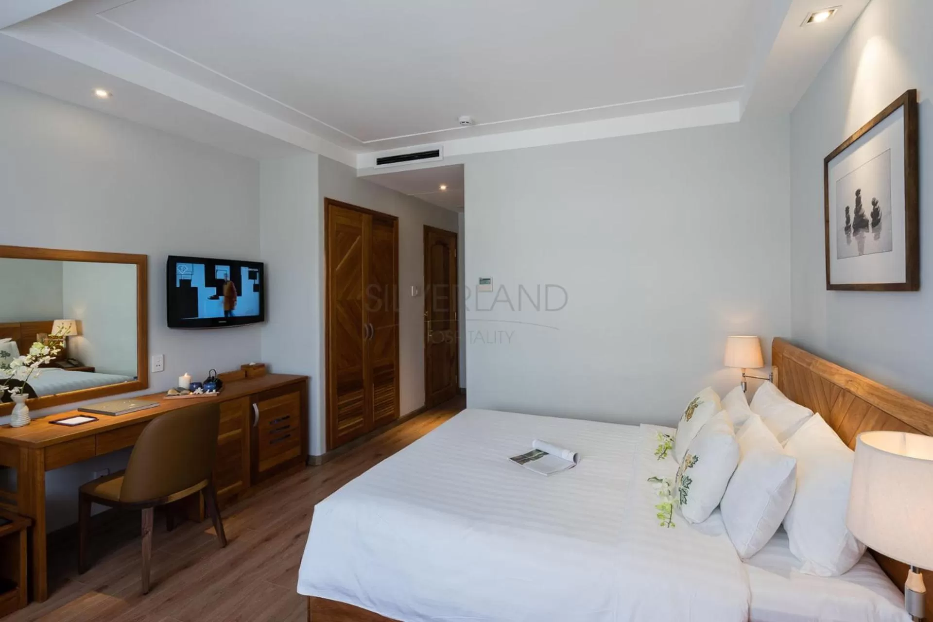 Bedroom, Bed in Silverland Yen Hotel