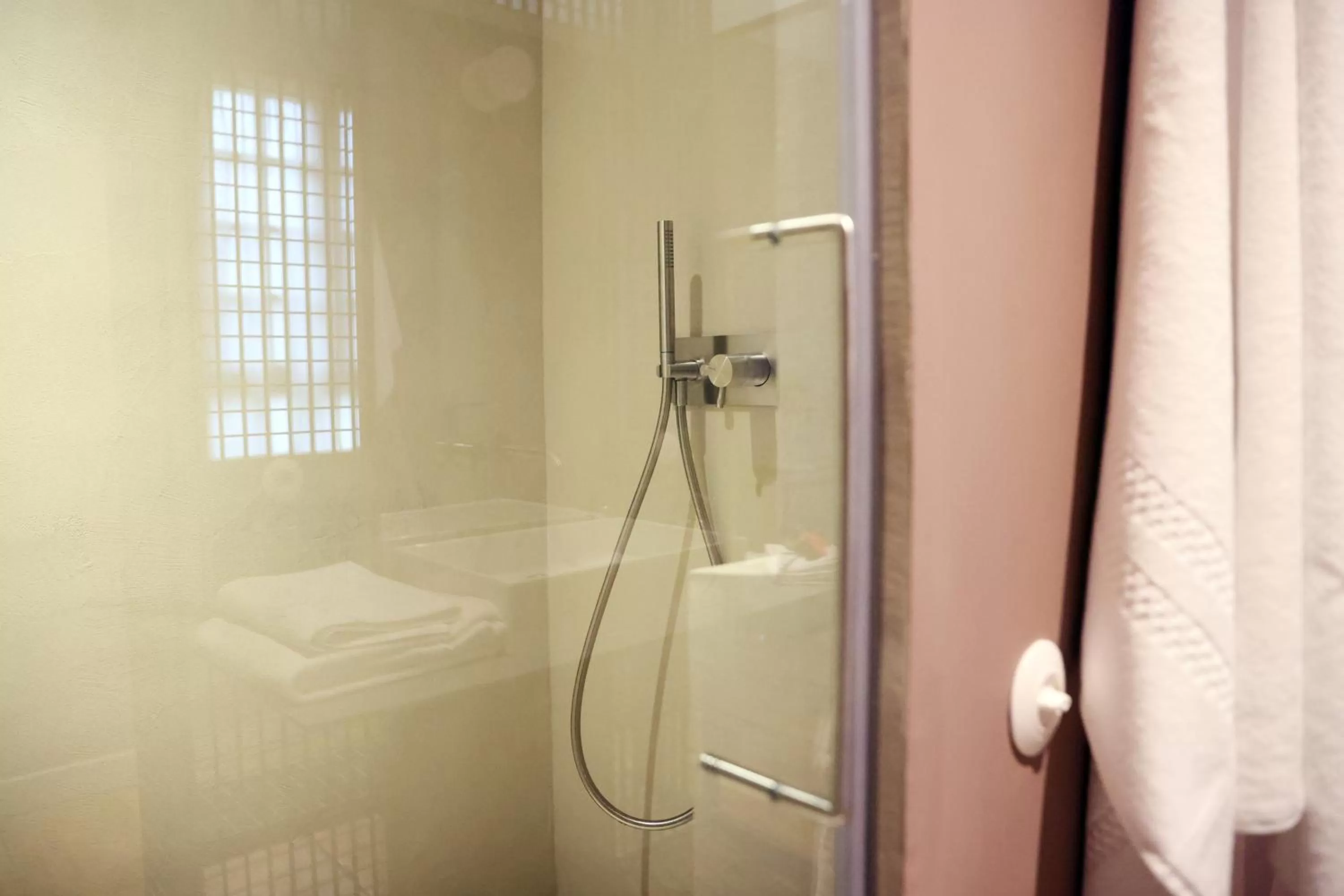 Shower in Sessius1622