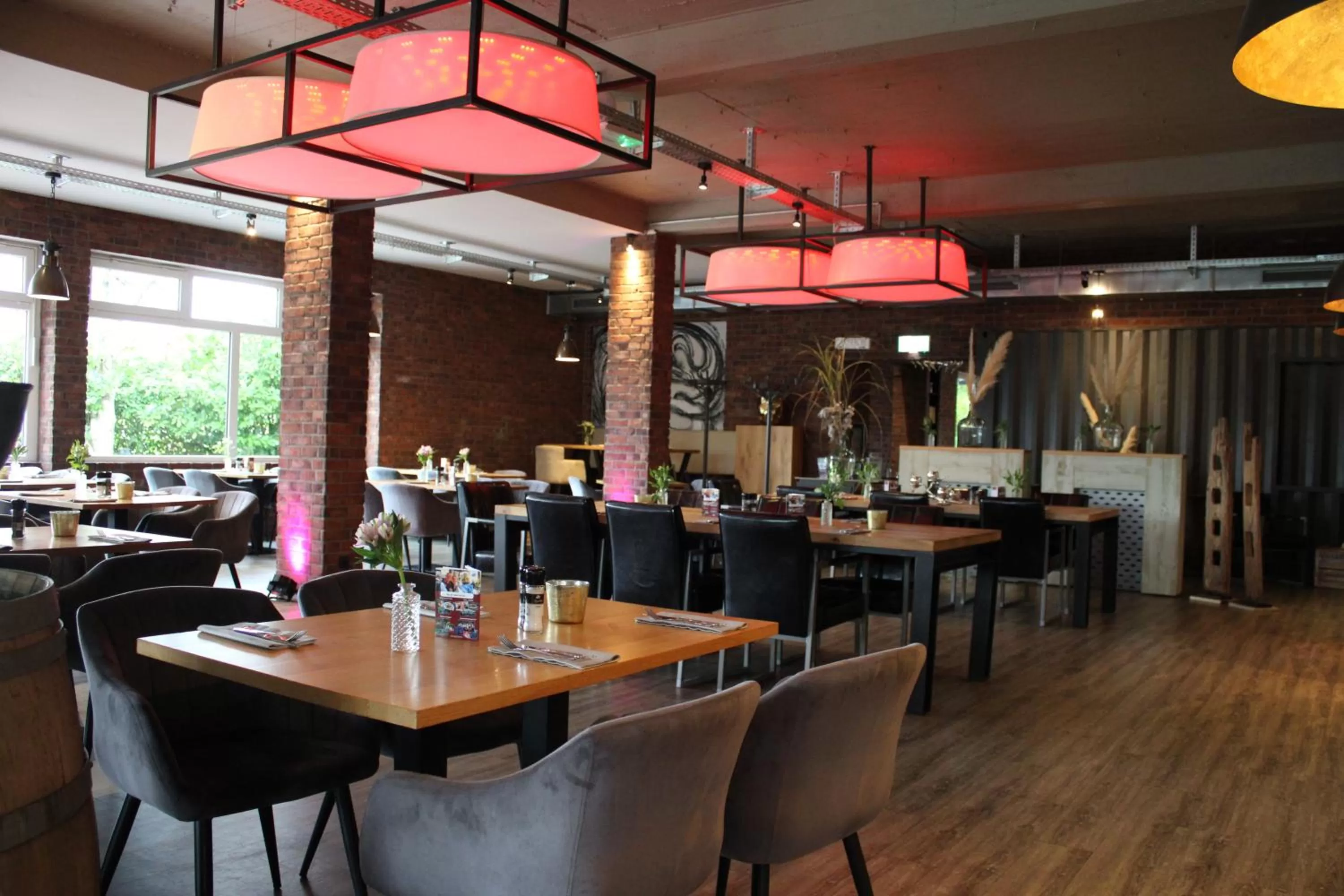 Restaurant/places to eat in Hotel Mintarder Wasserbahnhof