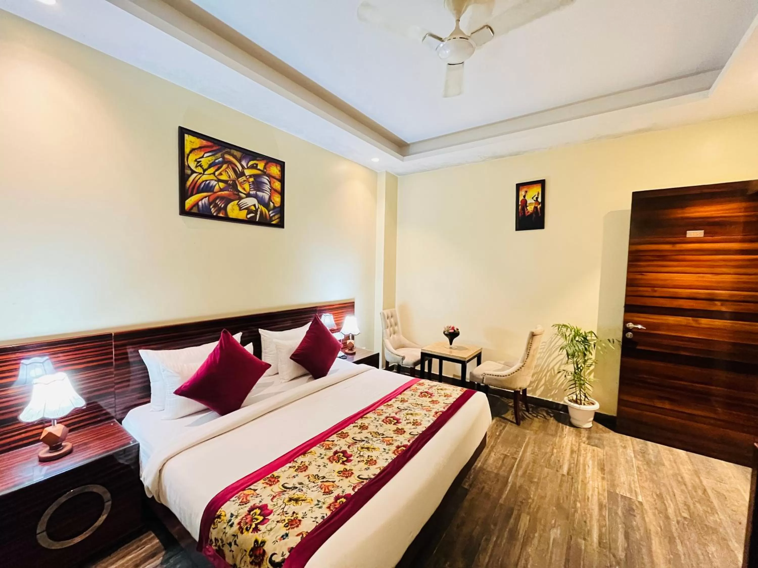 Bed in Hotel Banz near Delhi Airport