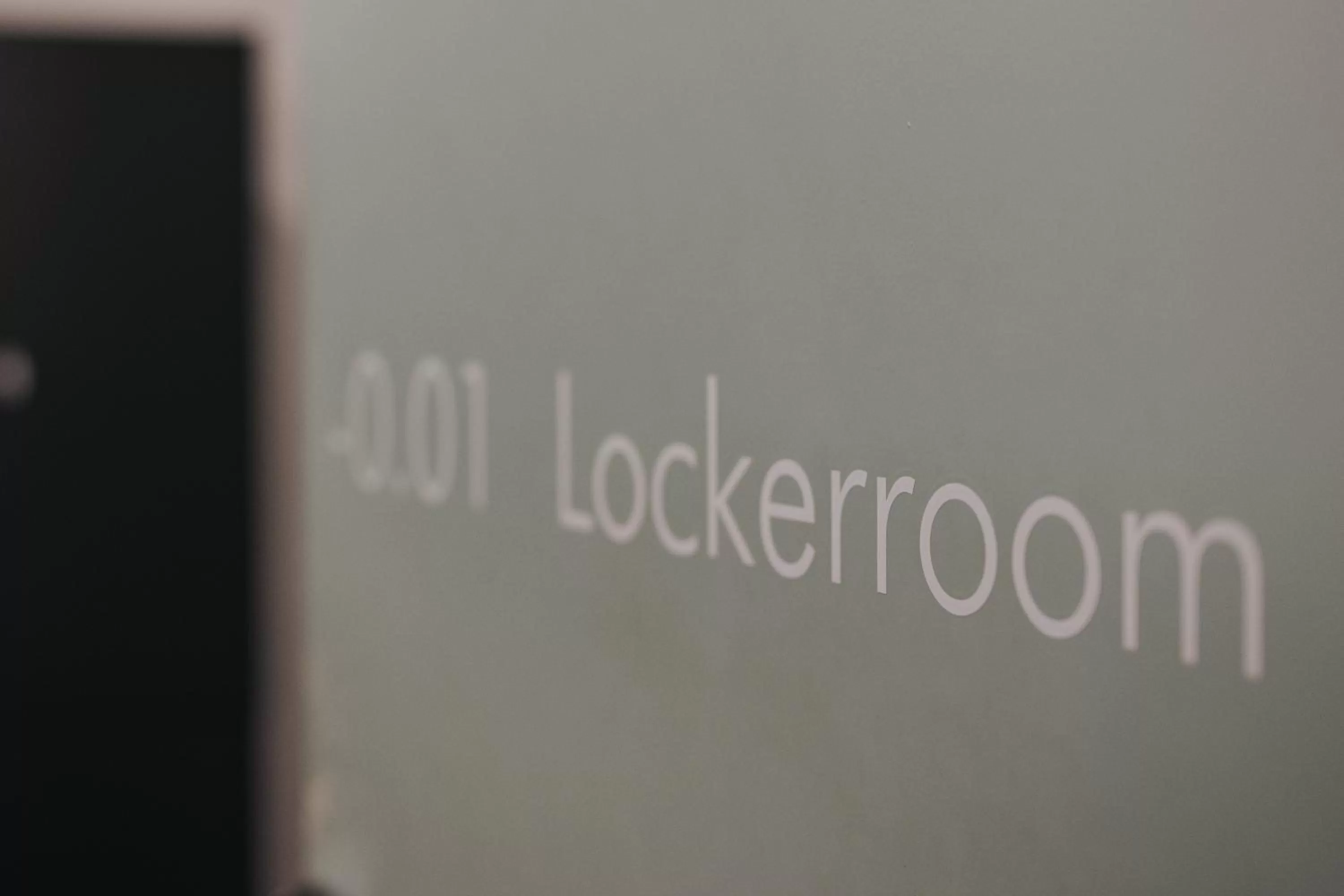 Text overlay in easyHotel Berlin Hackescher Markt