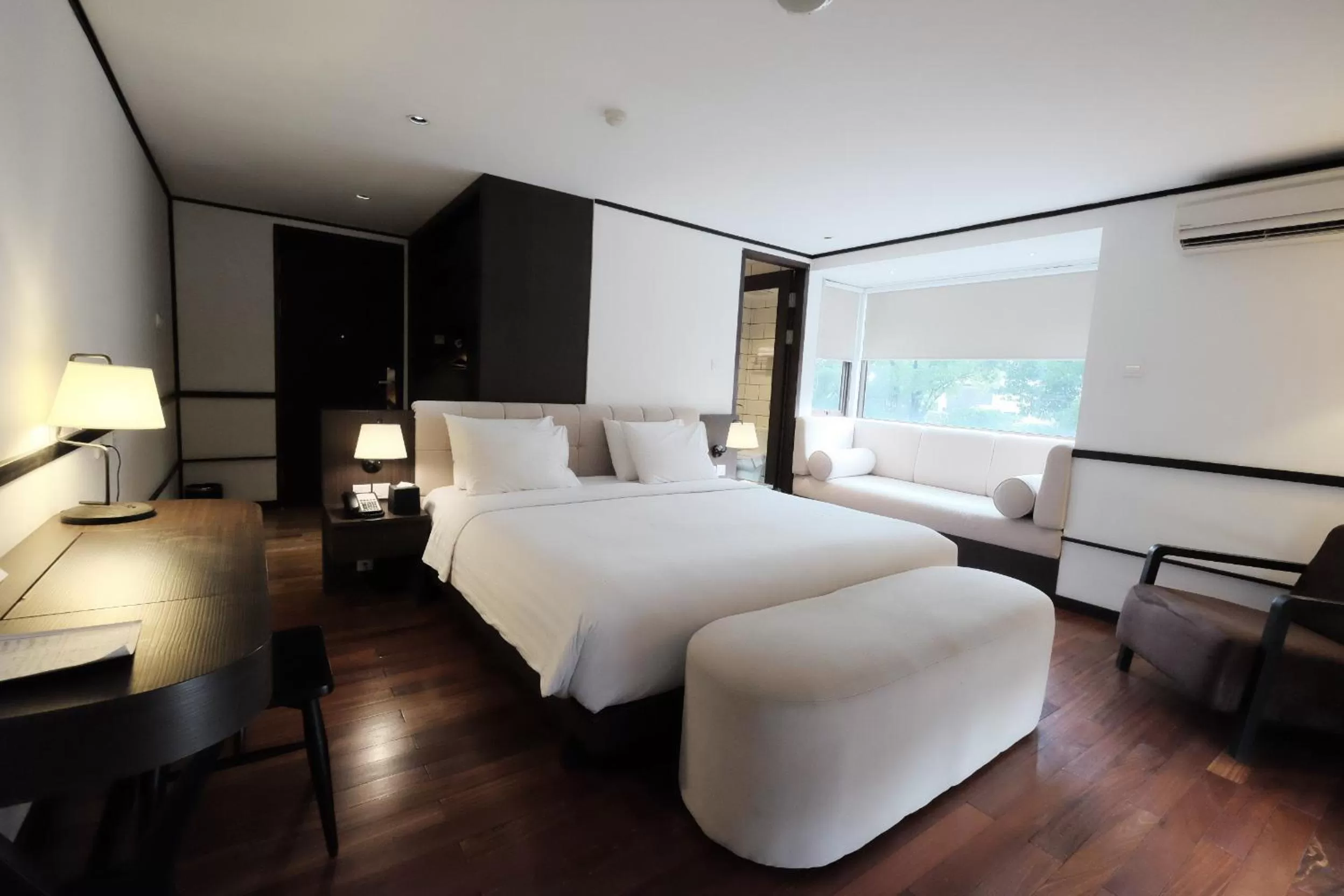 Photo of the whole room, Bed in Namin Dago Hotel