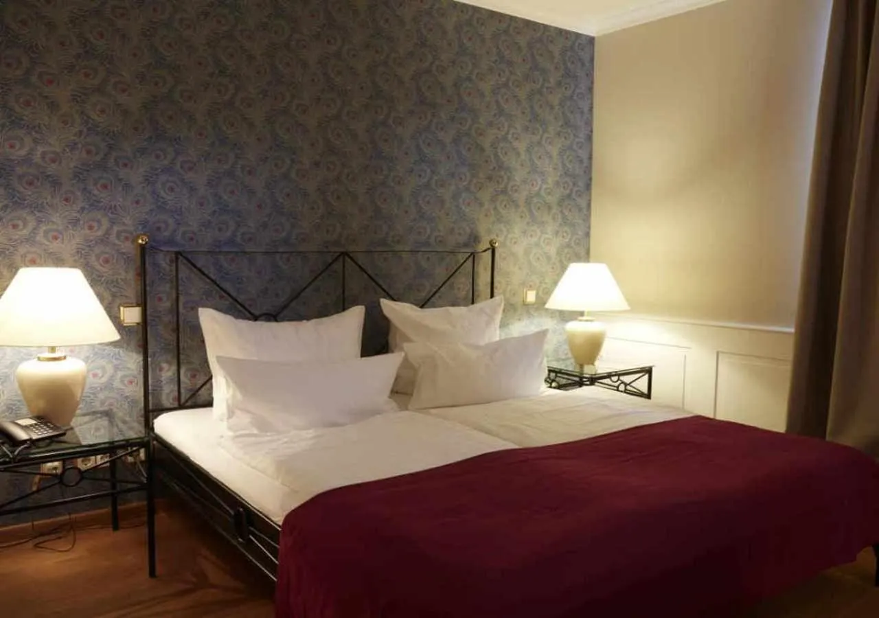 Bedroom, Bed in Hotel Snorrenburg GmbH