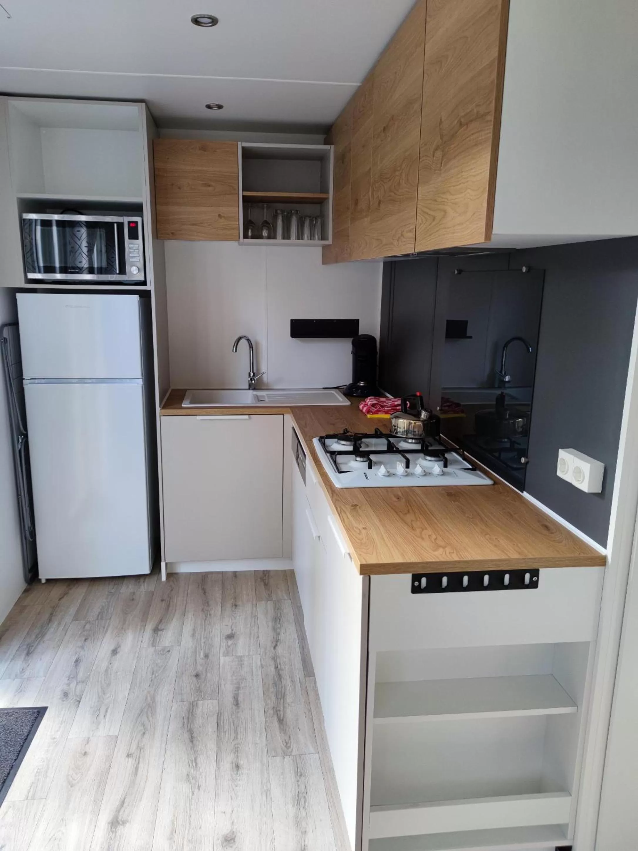 Kitchen/Kitchenette in Motel- Bungalow-& Chaletpark de Brenkberg