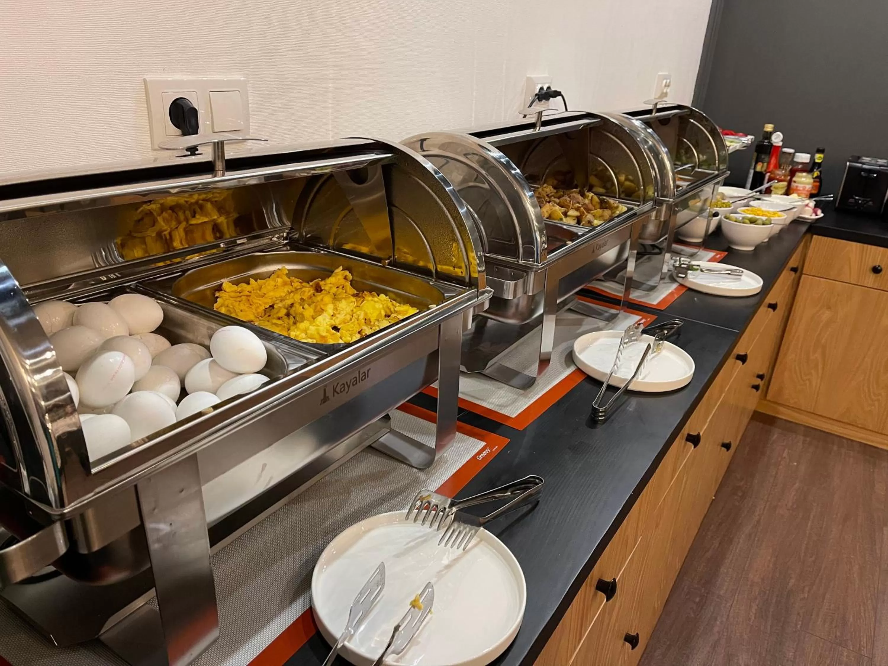 Food and drinks, Kitchen/Kitchenette in Bricks Hotel